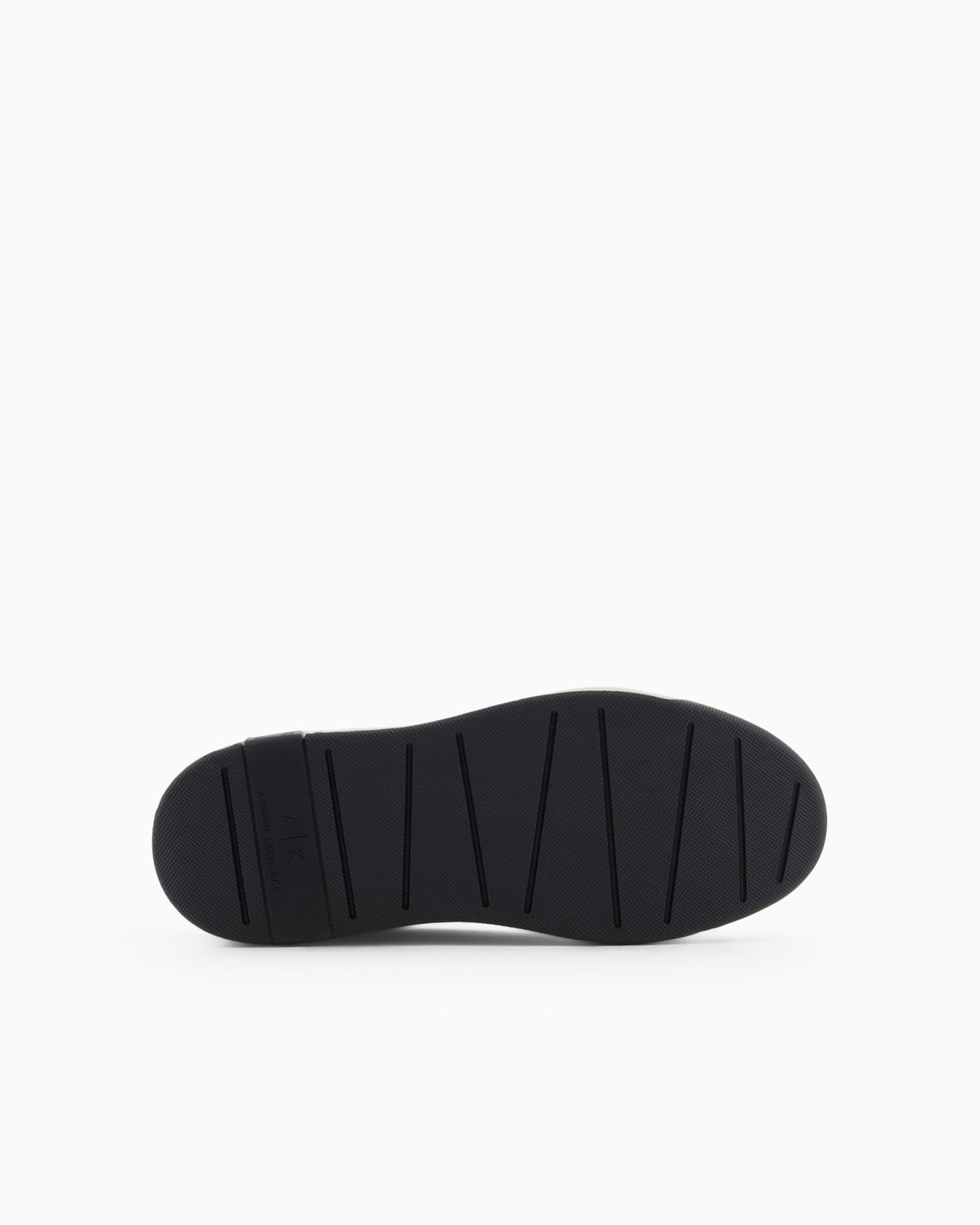 Sneakers with contrasting details and side logo Slide 5