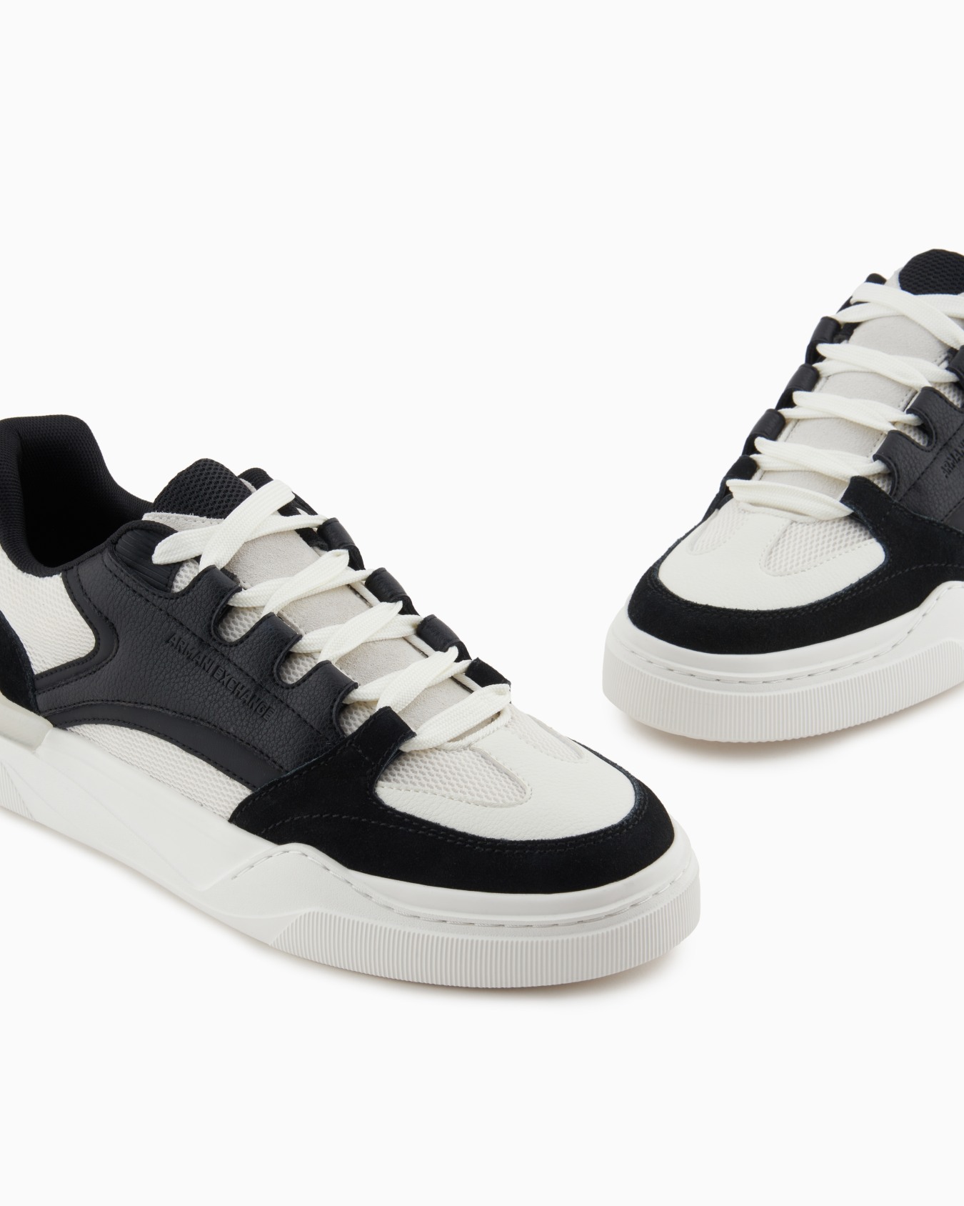 Oversized sneakers with contrasting inserts Diapositiva 4