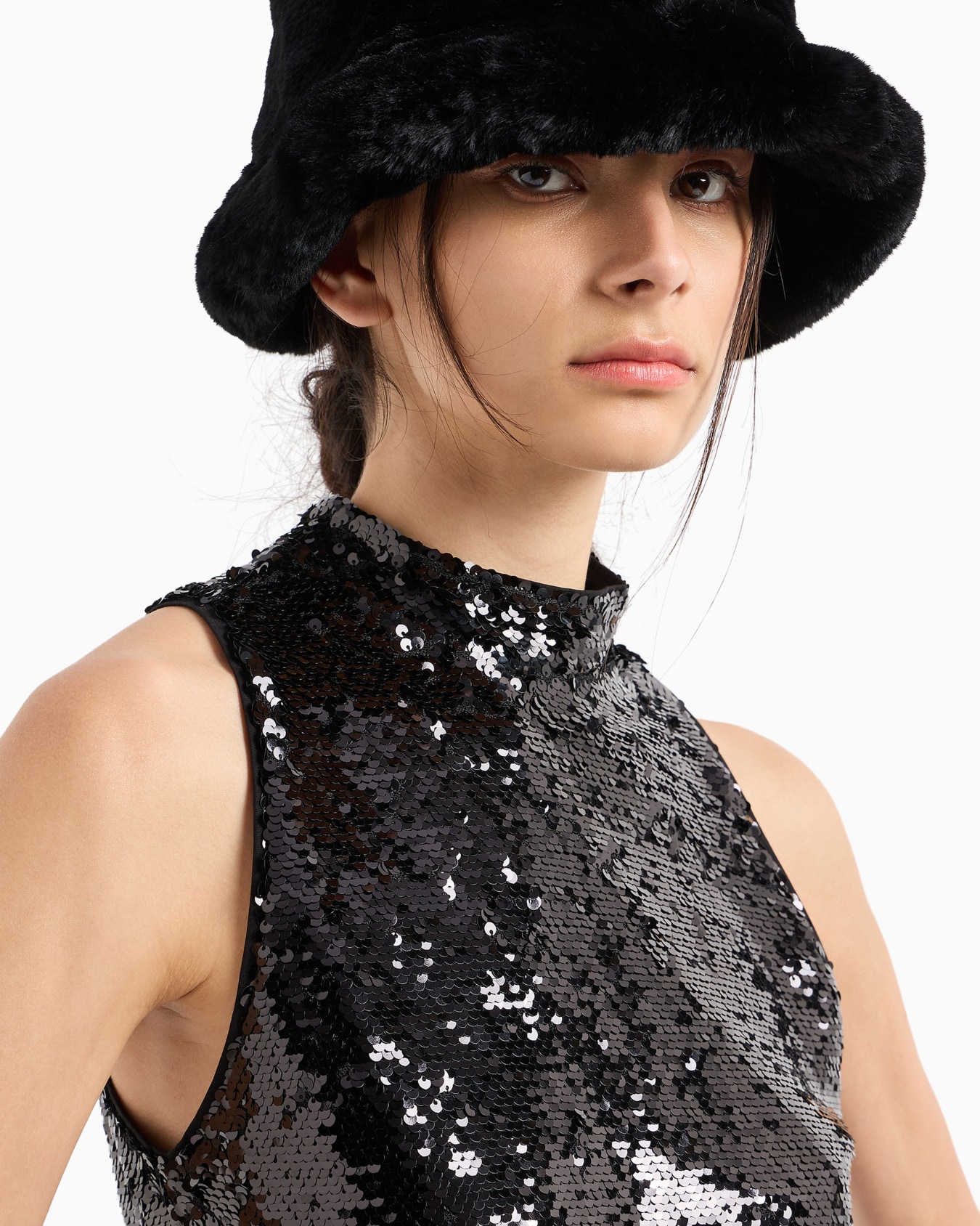 Top con cuello alto en lentejuelas Diapositiva 4