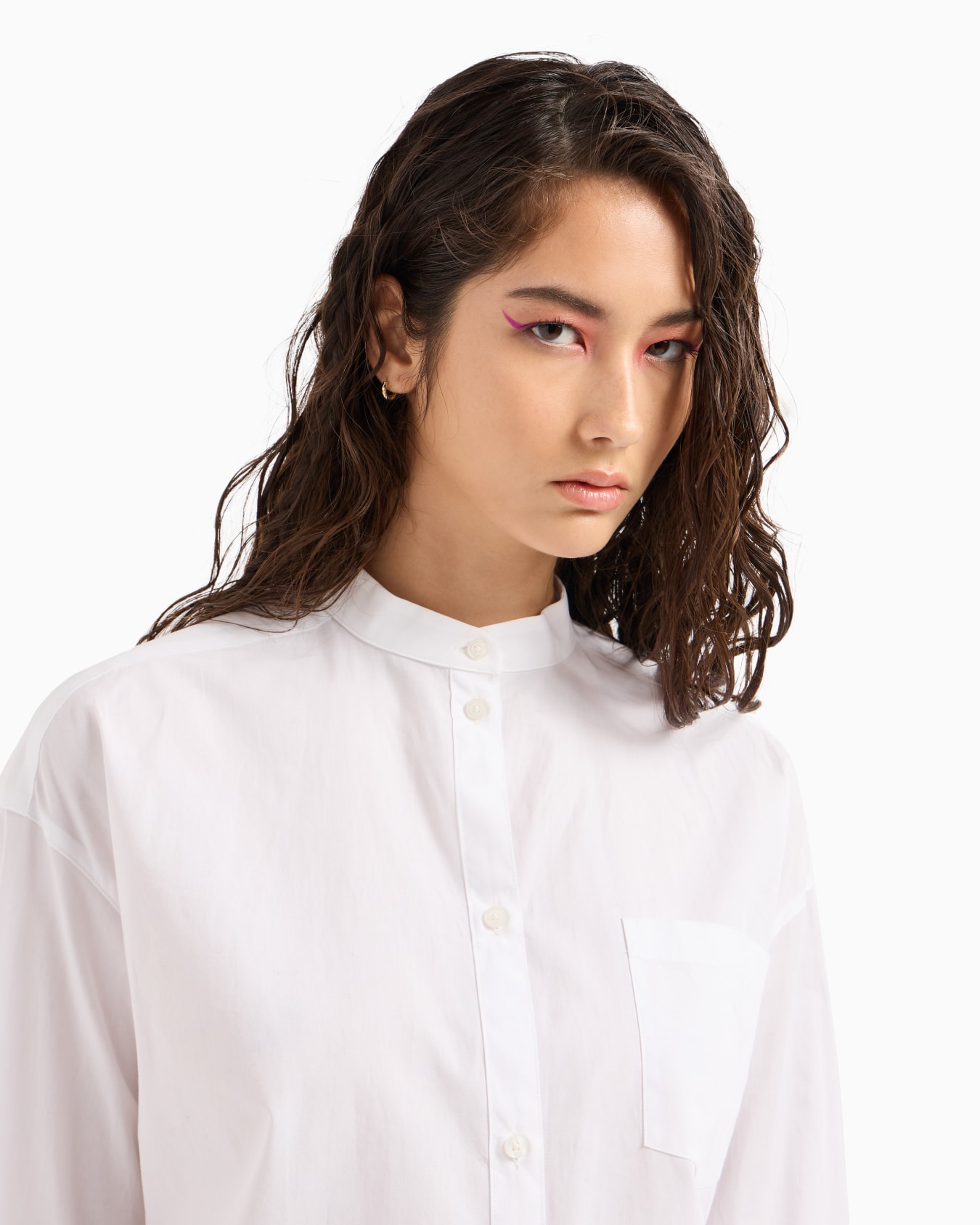 Chemise en popeline coupe classique avec plis au dos Diapositive 4