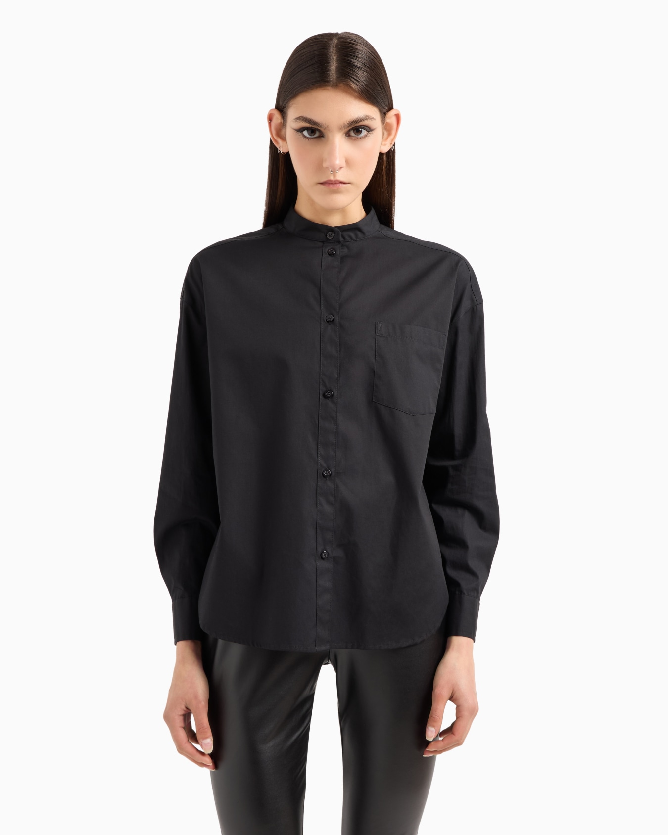 Regular fit poplin shirt with pleats on the back Slide 1