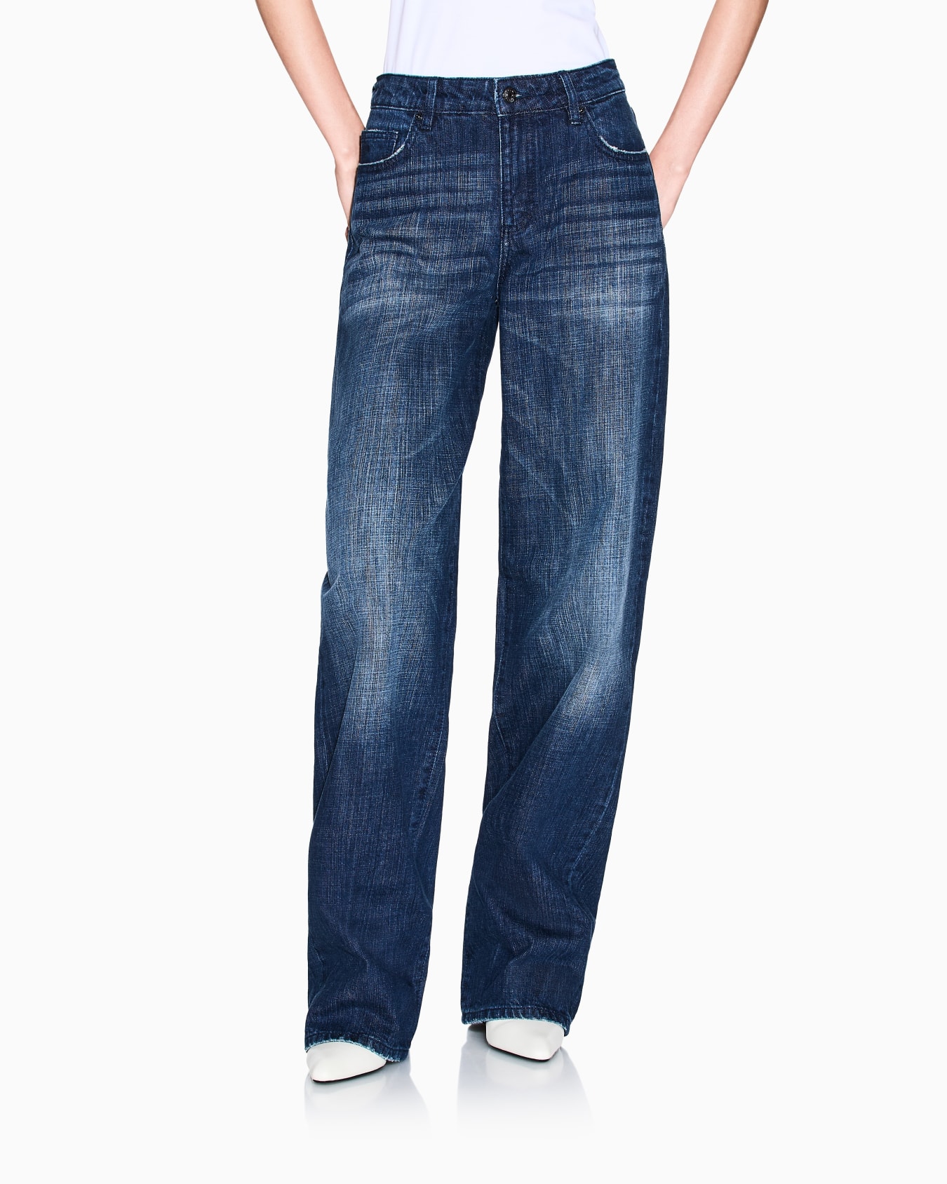 Low rise relaxed fit shaded jeans Slide 3