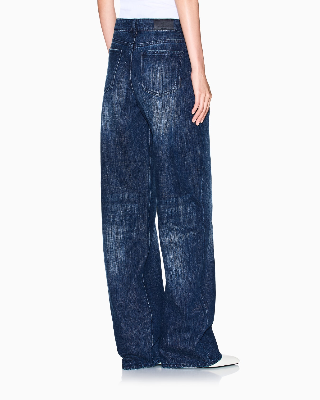 Low rise relaxed fit shaded jeans Slide 2