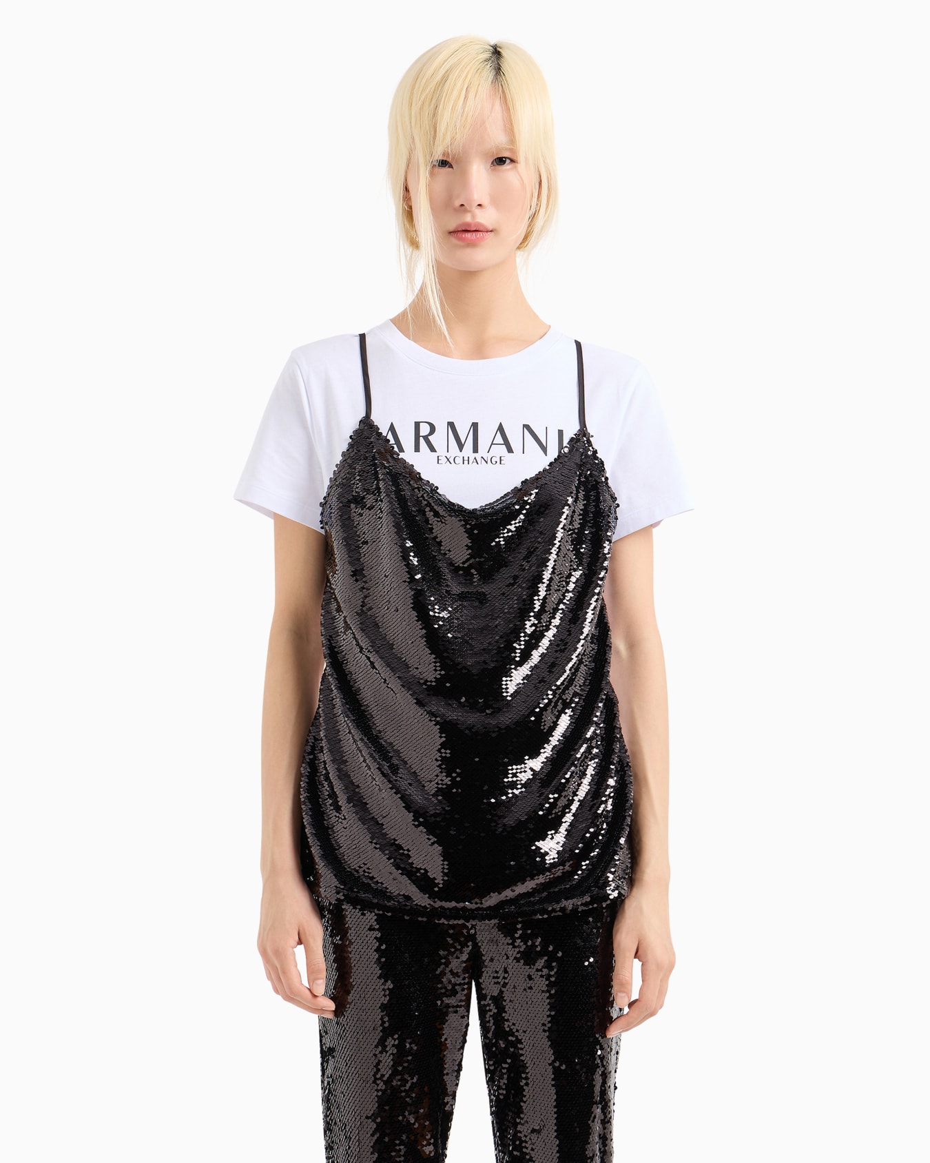 Camiseta con top de lentejuelas en la parte delantera Diapositiva 1