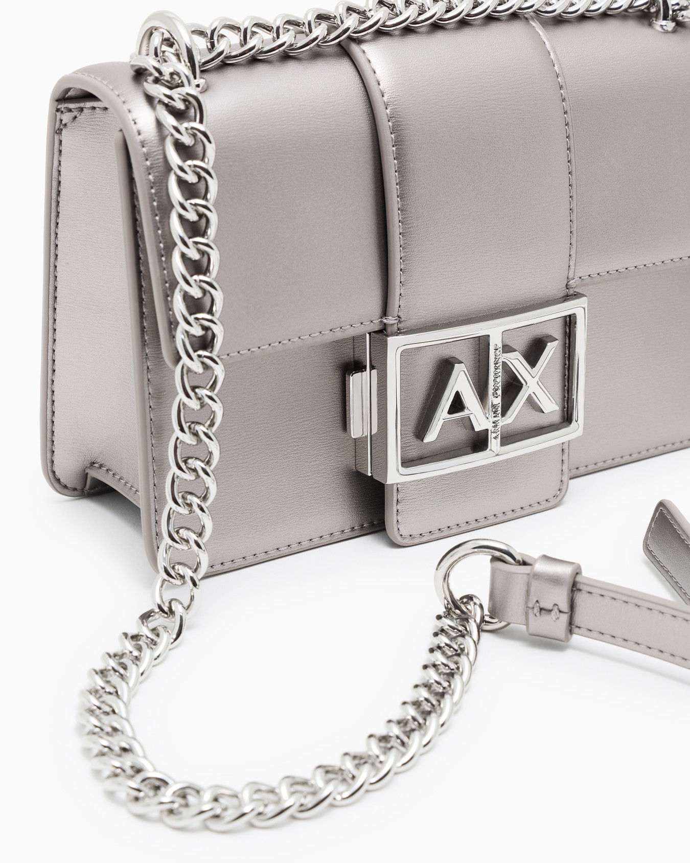 Shoulder bag with metal logo Slide 4
