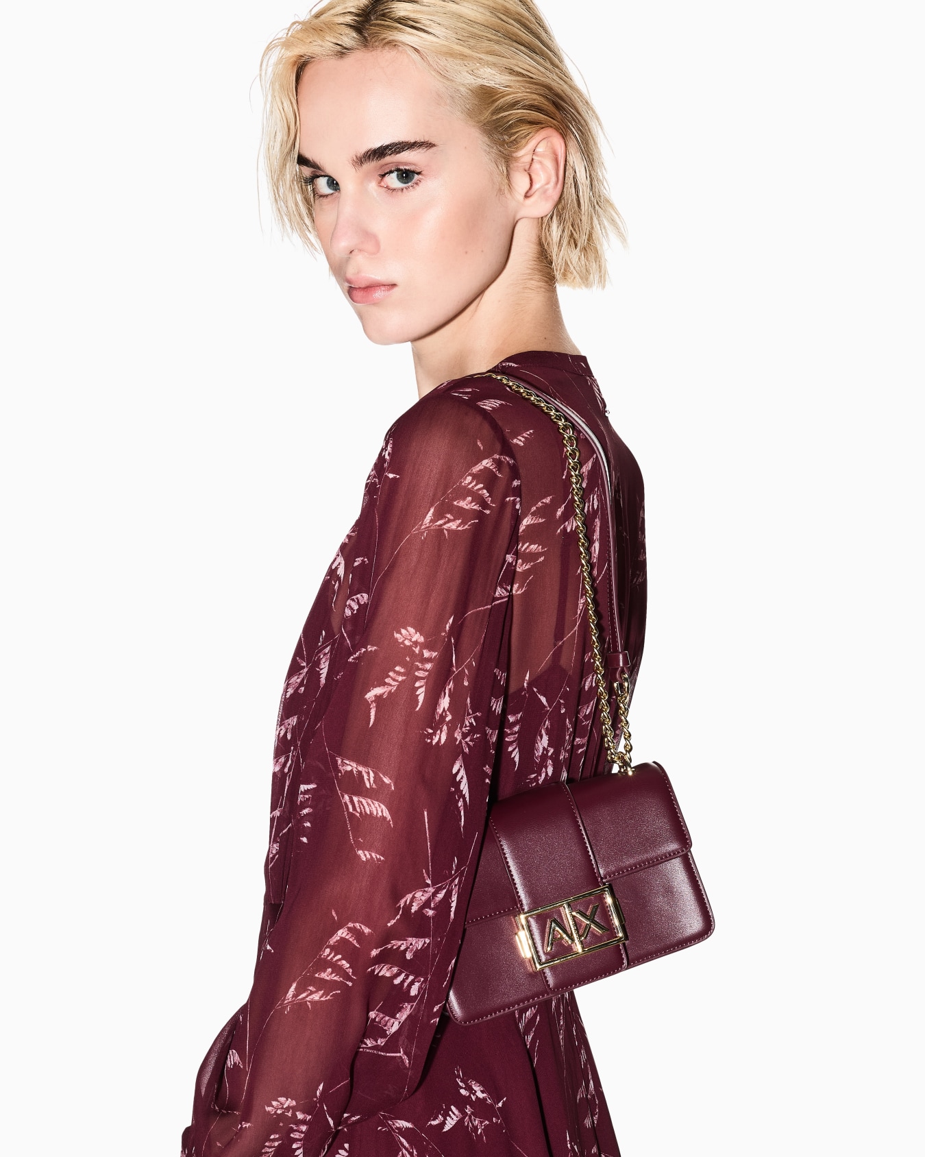 Shoulder bag with metal logo Slide 5