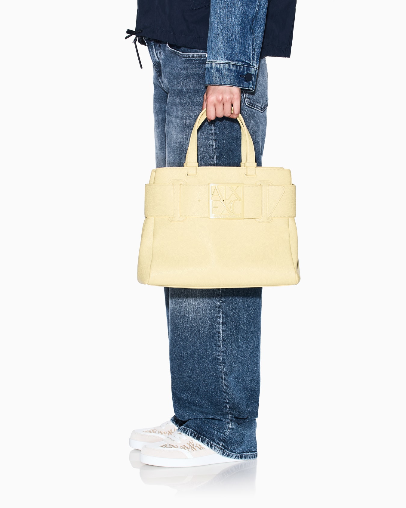 Handbag with ASV logo detail Diapositiva 5