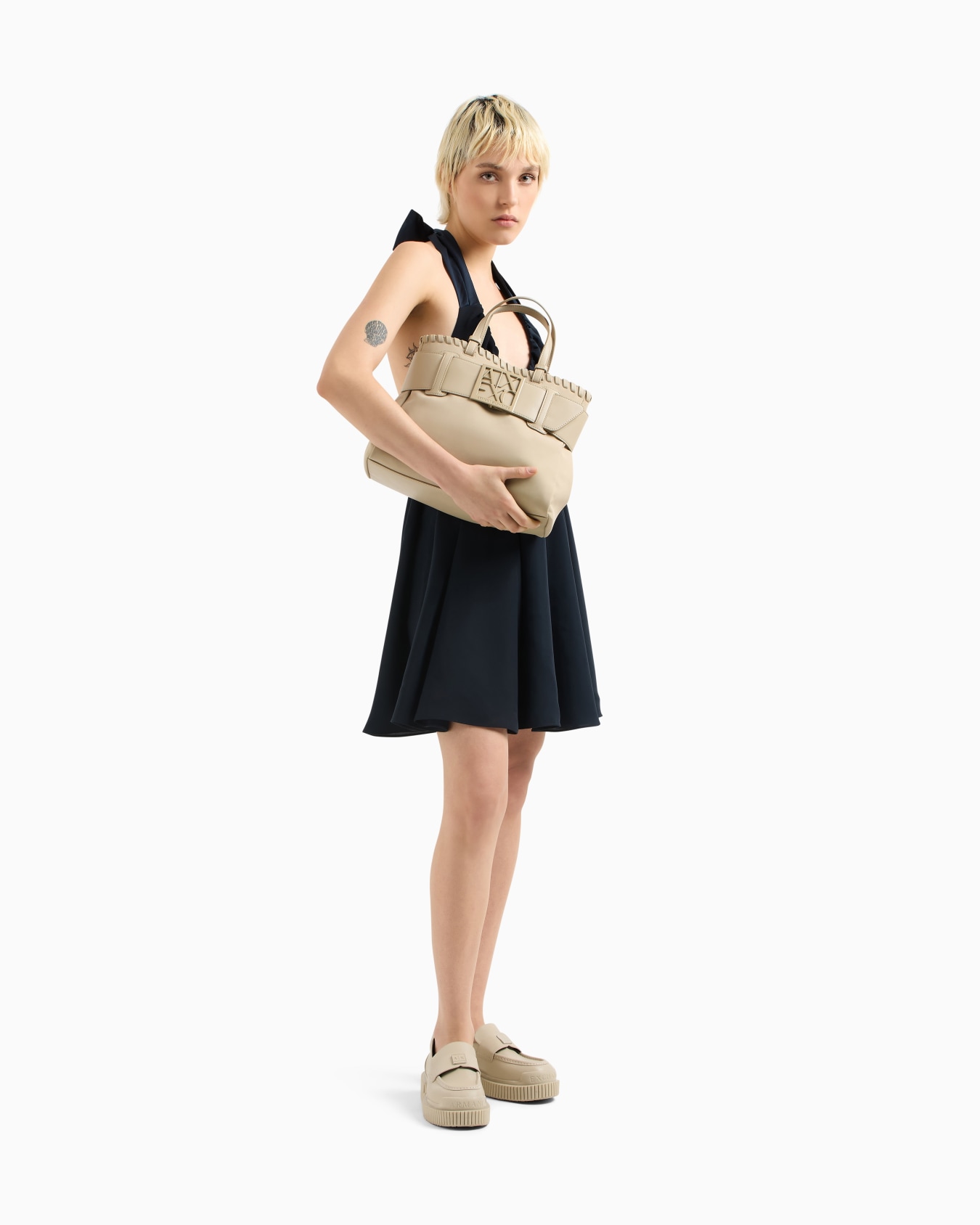 Handbag with ASV logo detail Diapositiva 5