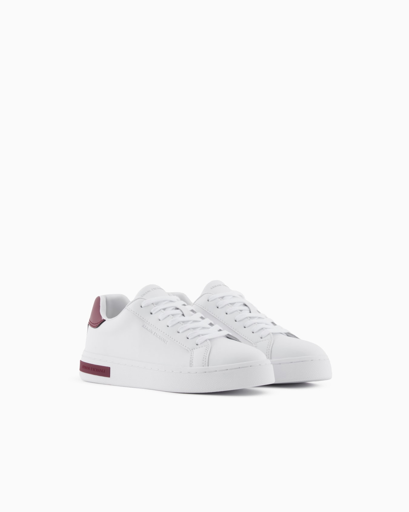 Sneakers with laces and logo Slide 1