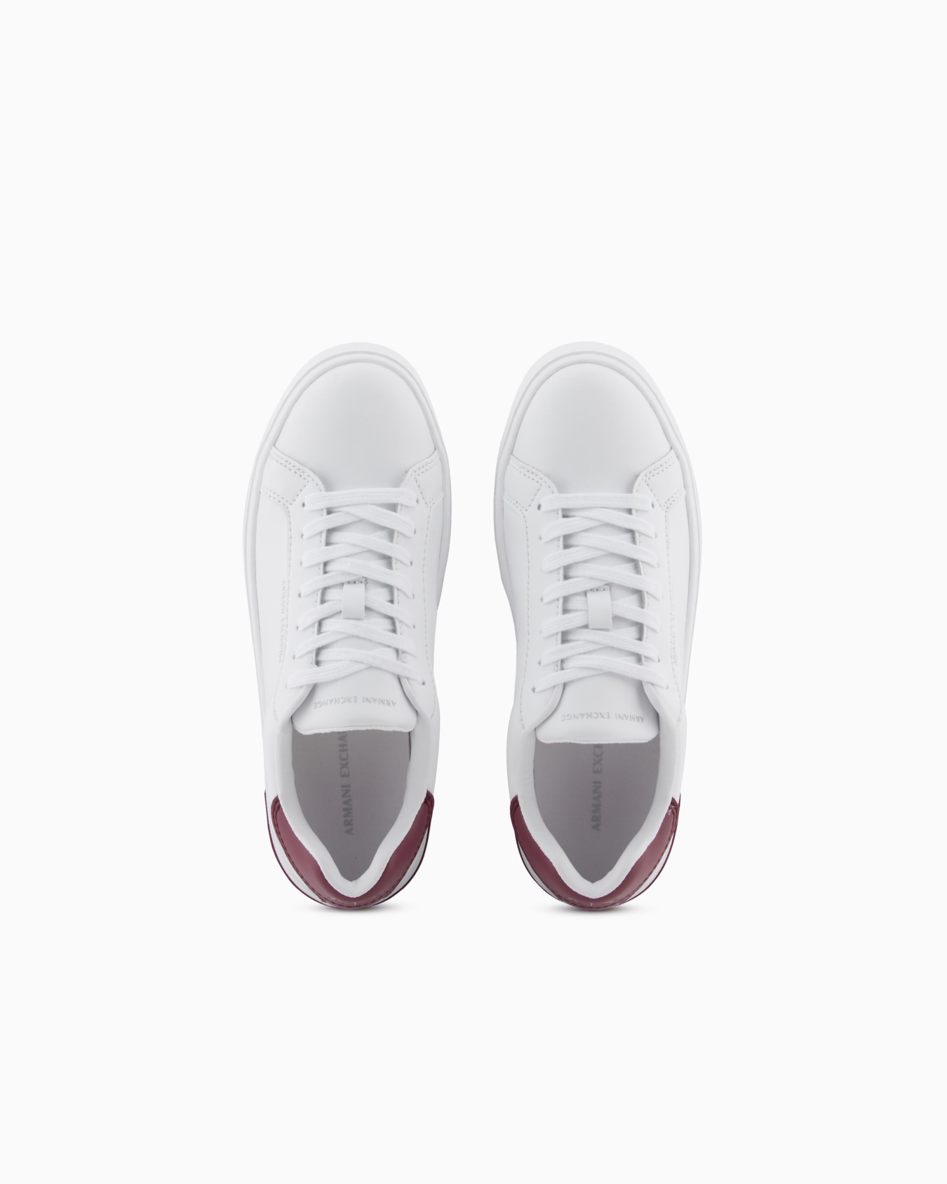Sneakers with laces and logo Slide 2