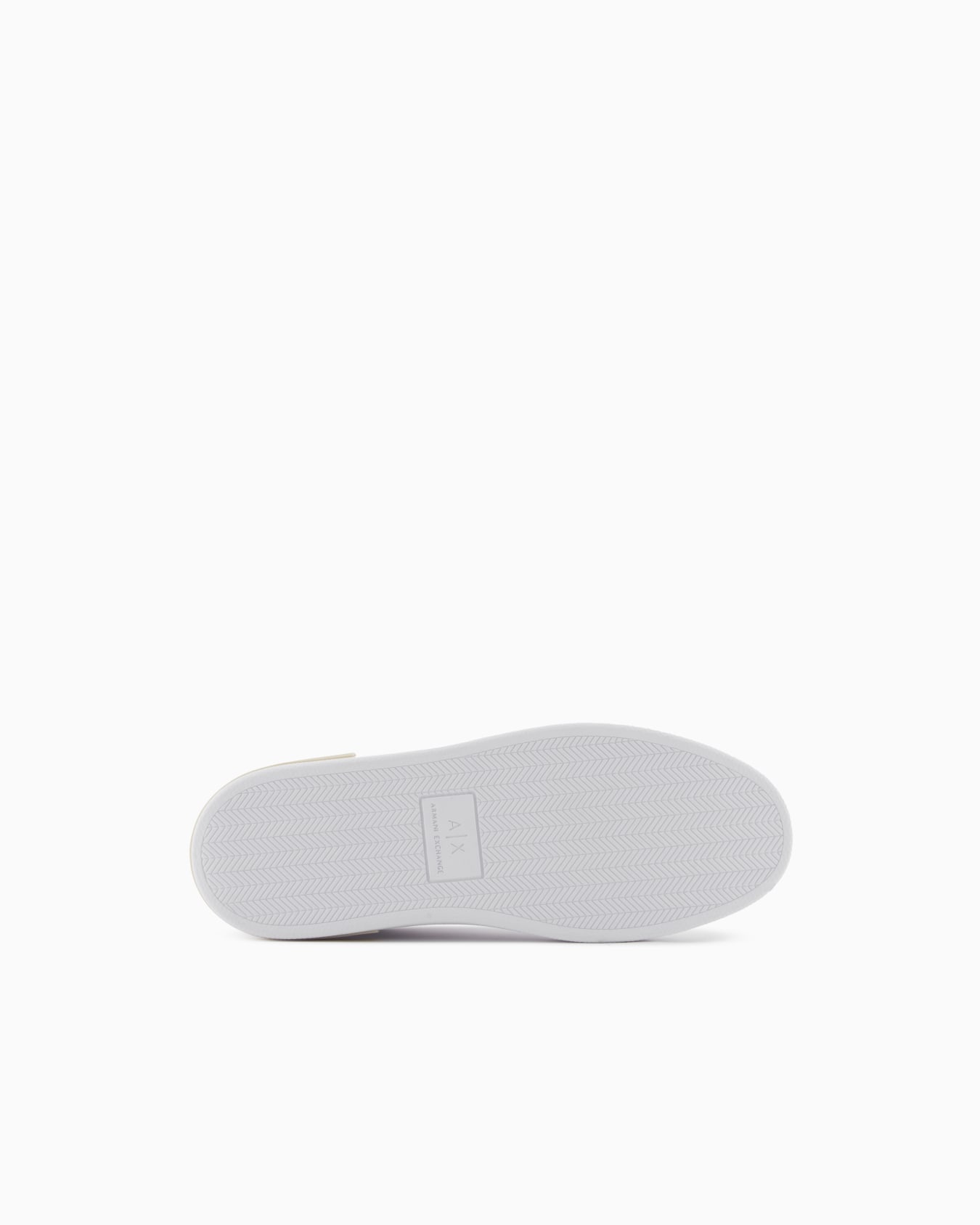 Sneakers with laces and logo Slide 5