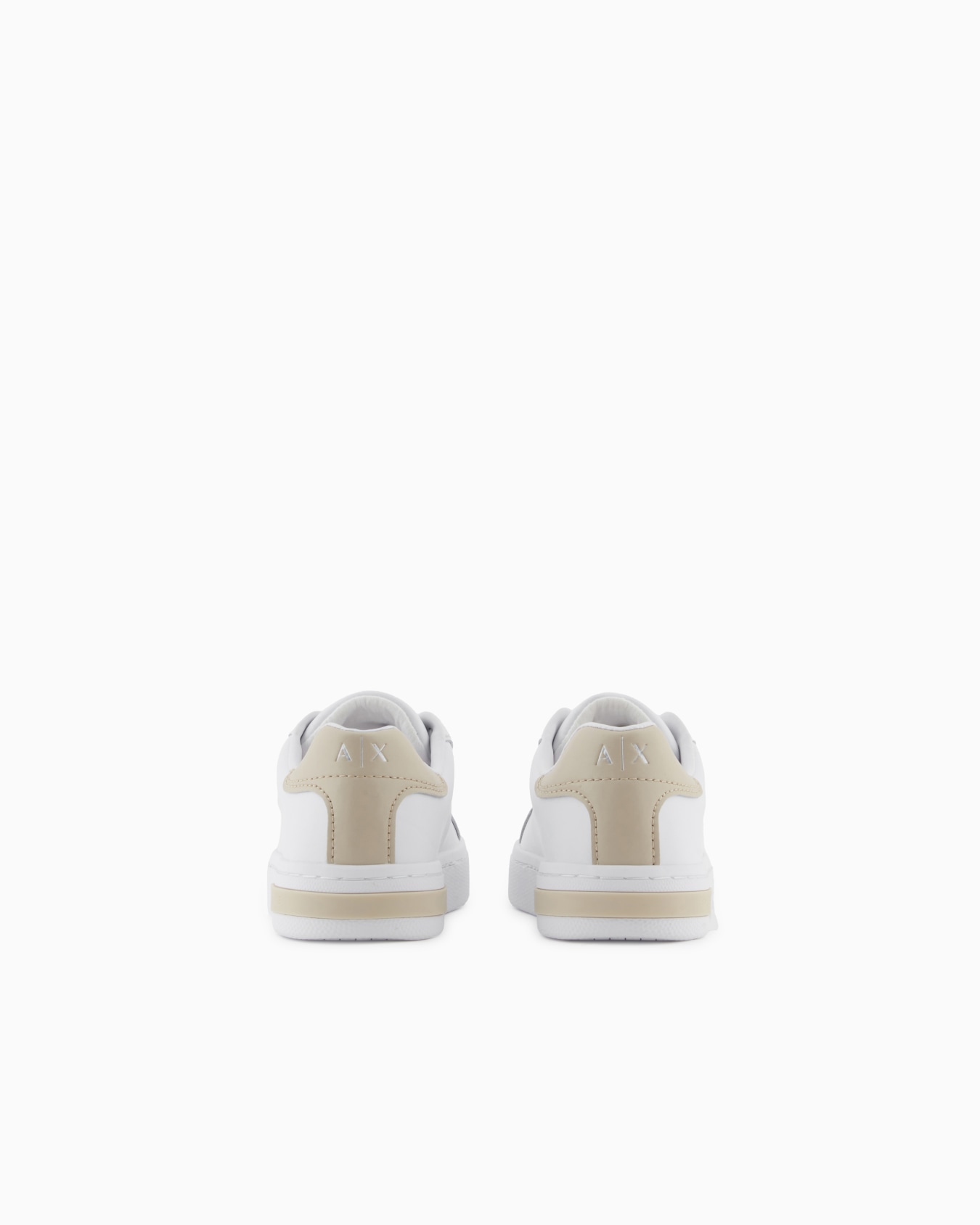 Sneakers with laces and logo Slide 3