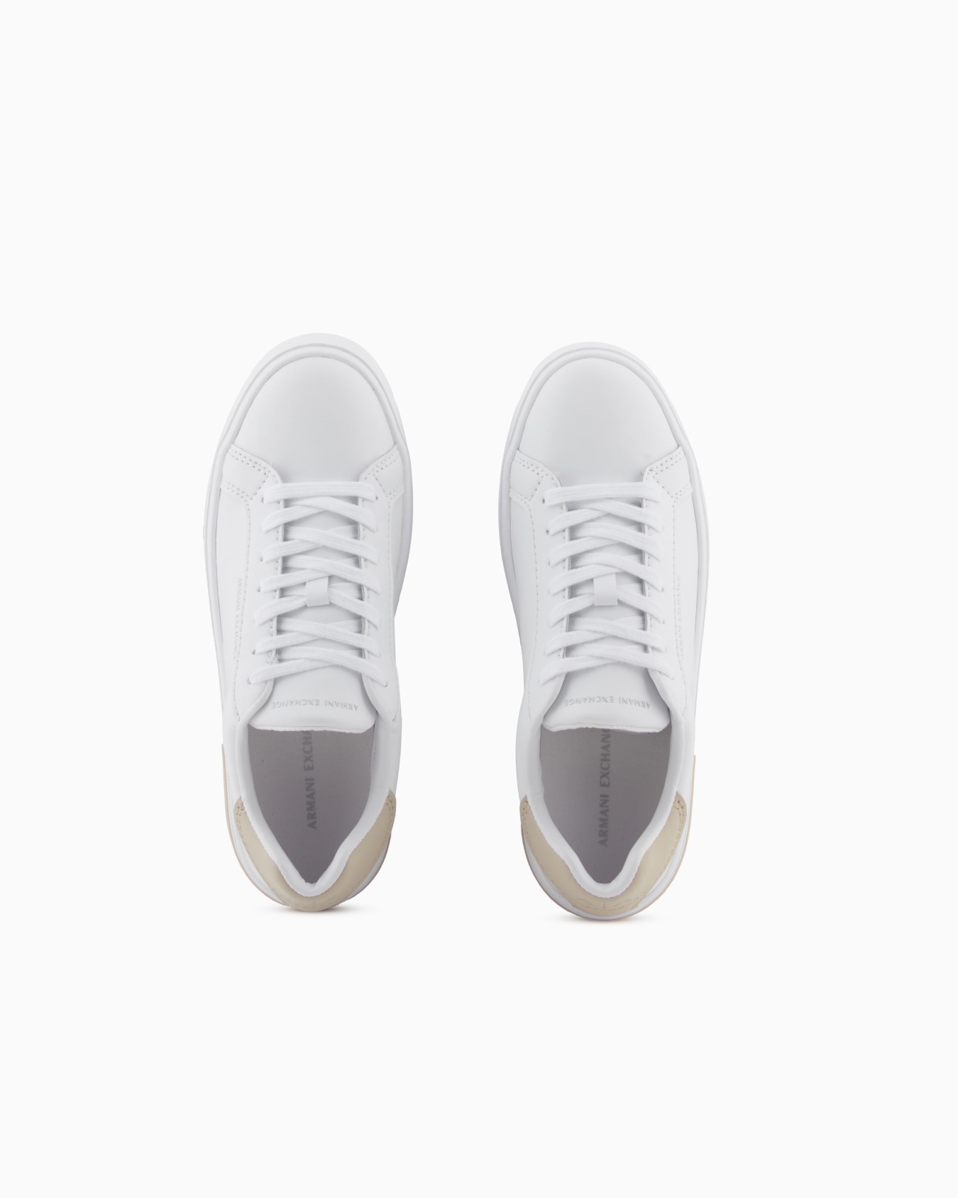 Sneakers with laces and logo Slide 2