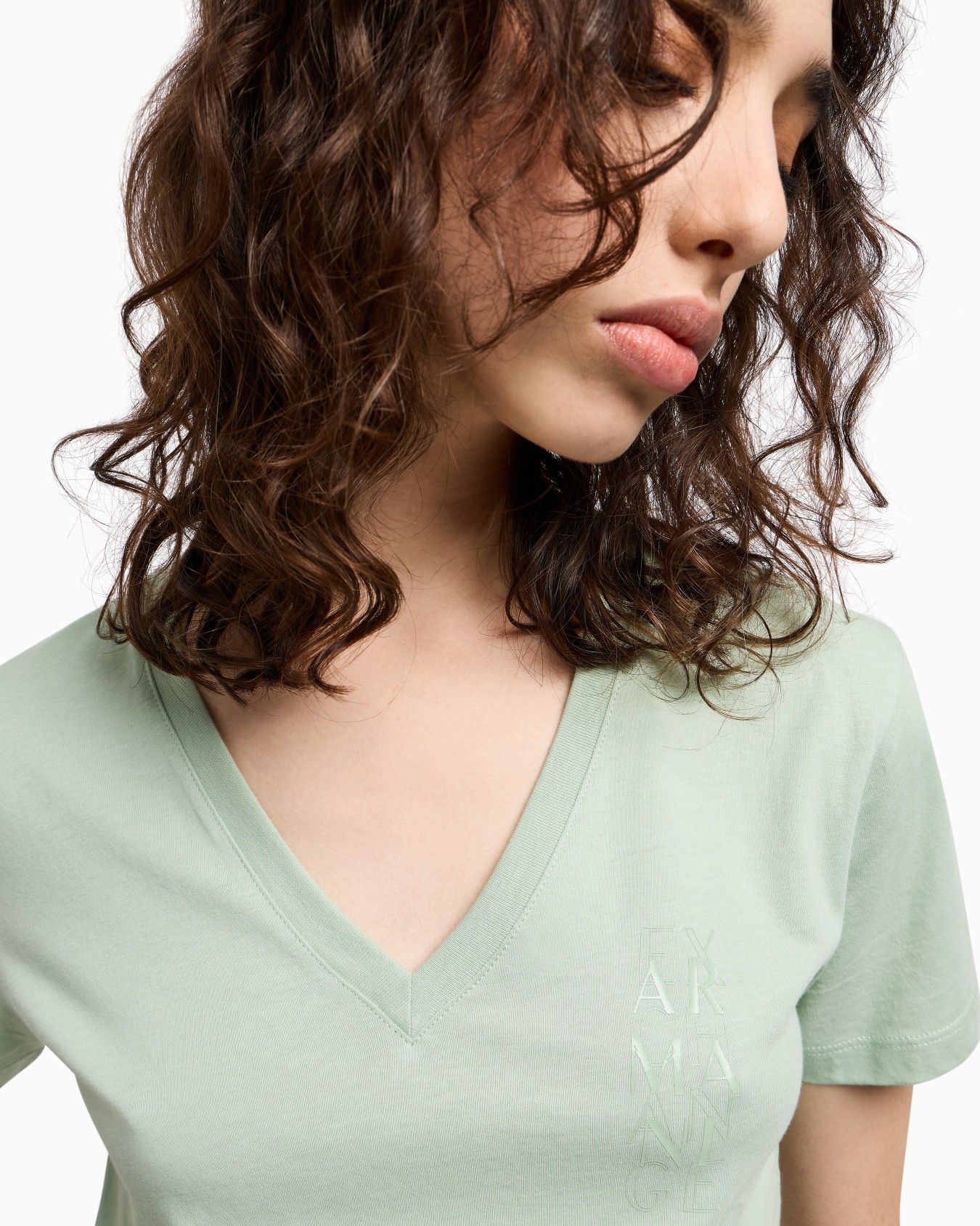 Regular fit T-shirt with V-neck Slide 4