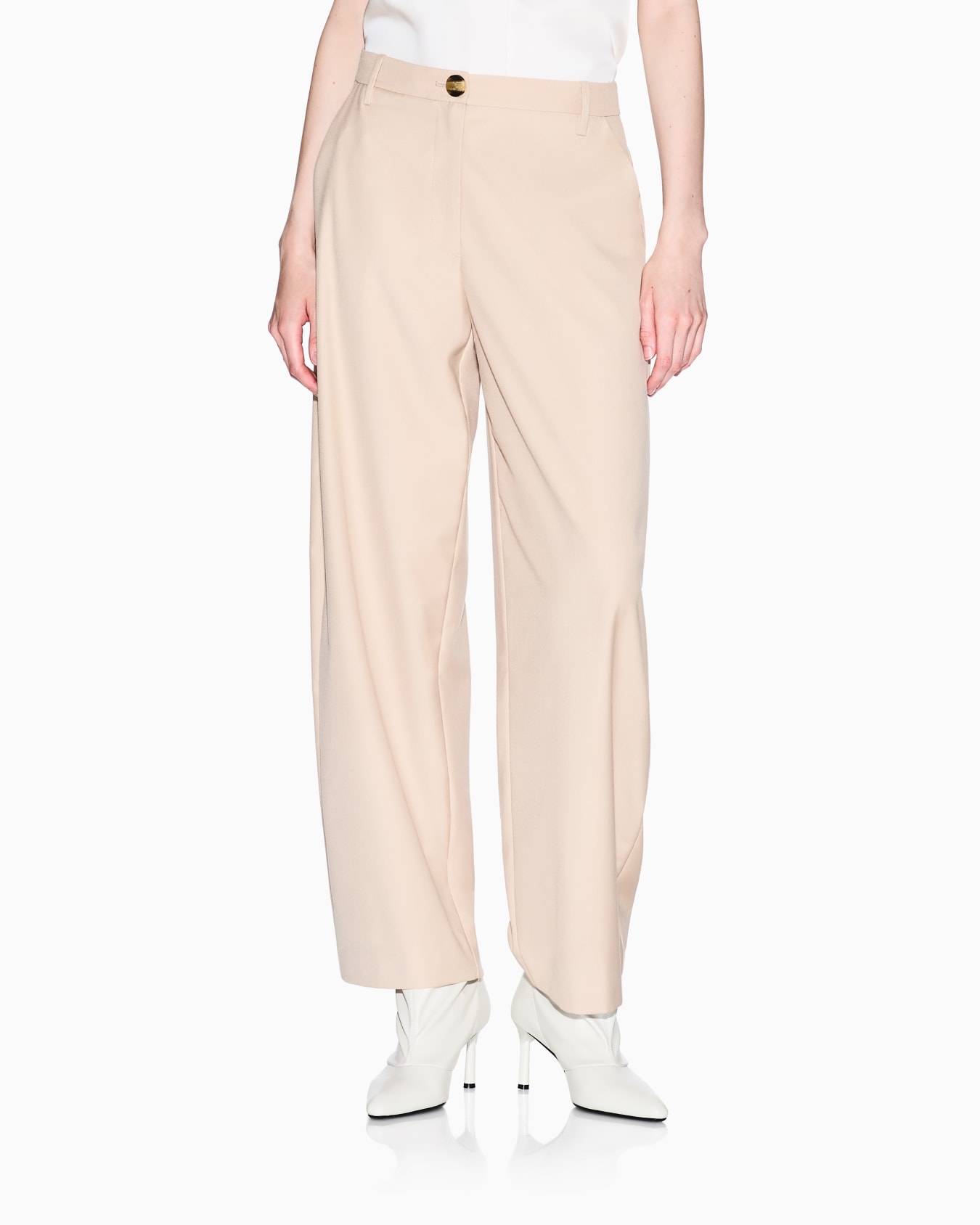 Lässige Hose Folie 3