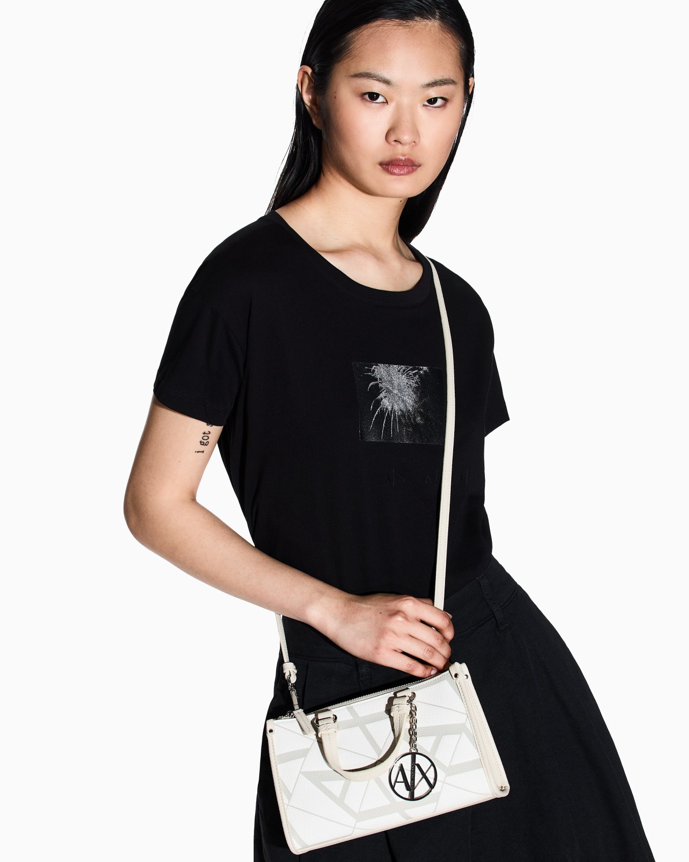 Handbag with maxi allover logo Diapositiva 6