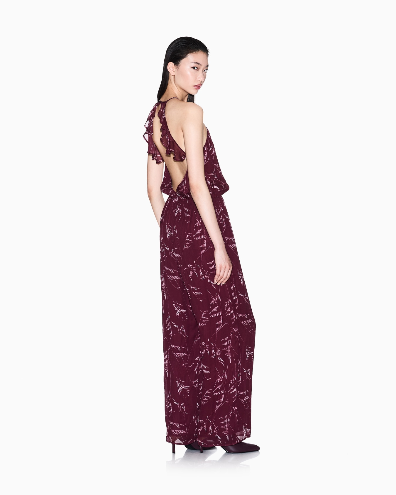 Chiffon jumpsuit with foliage print Slide 2