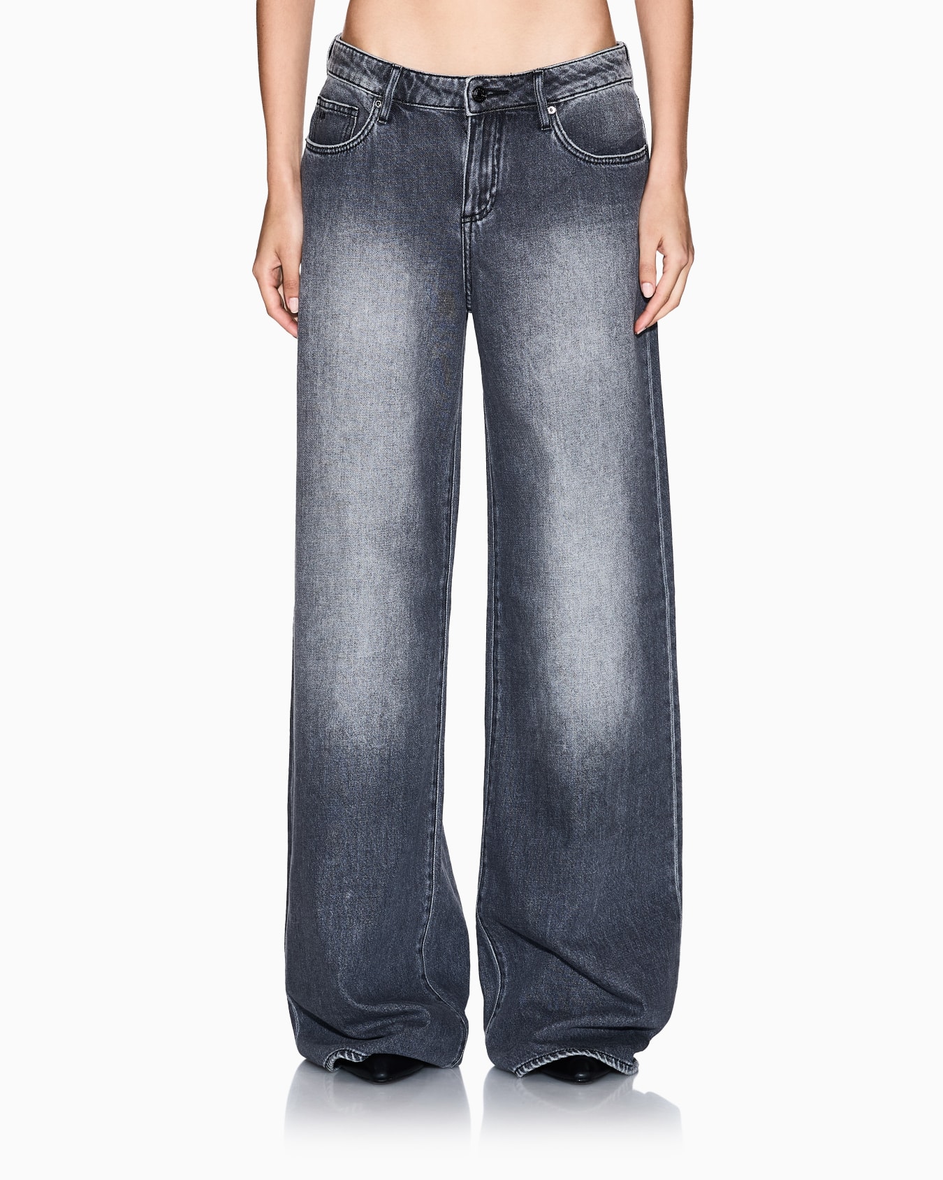 Loose Jeans Slide 3