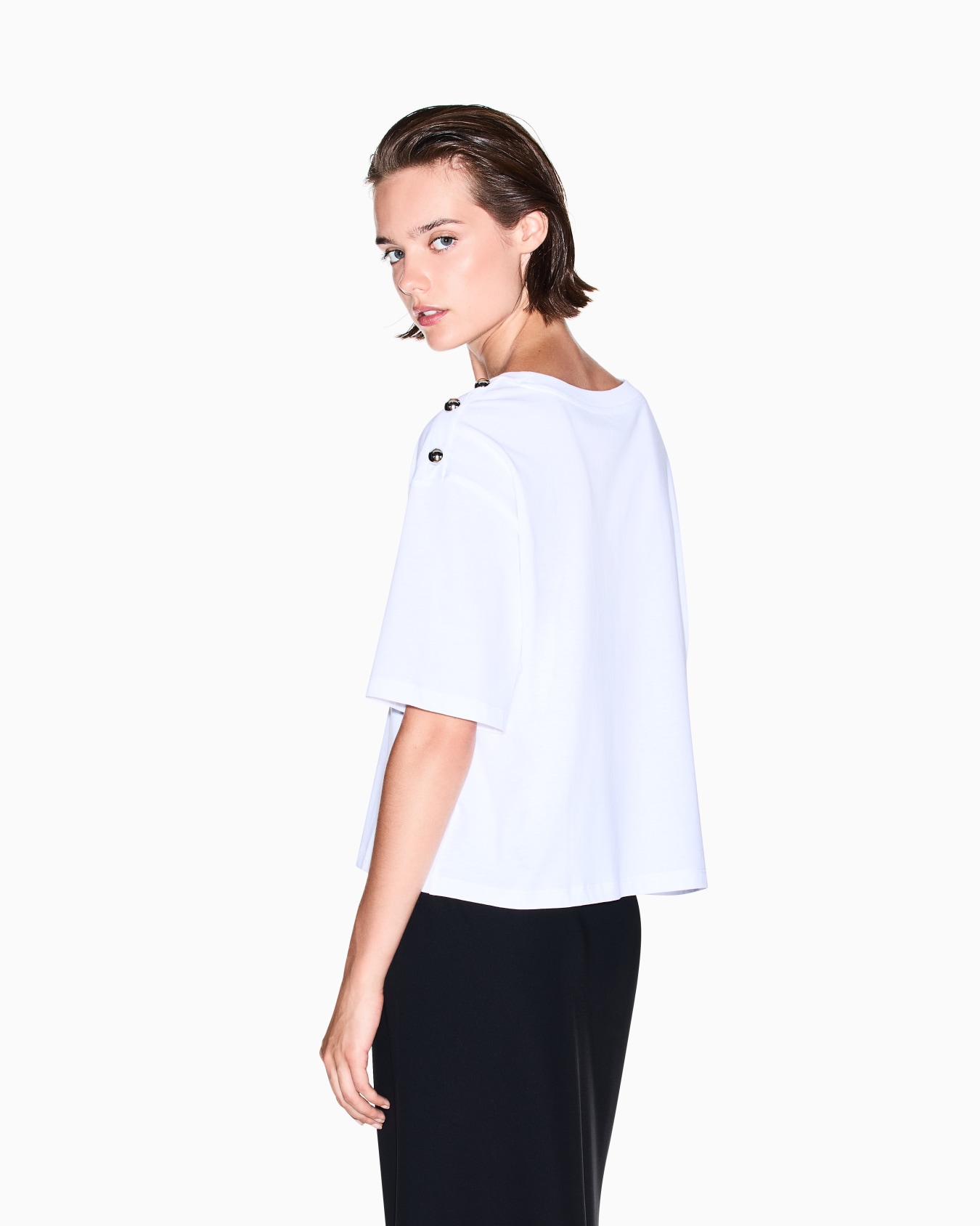 Cropped T-Shirts Slide 2