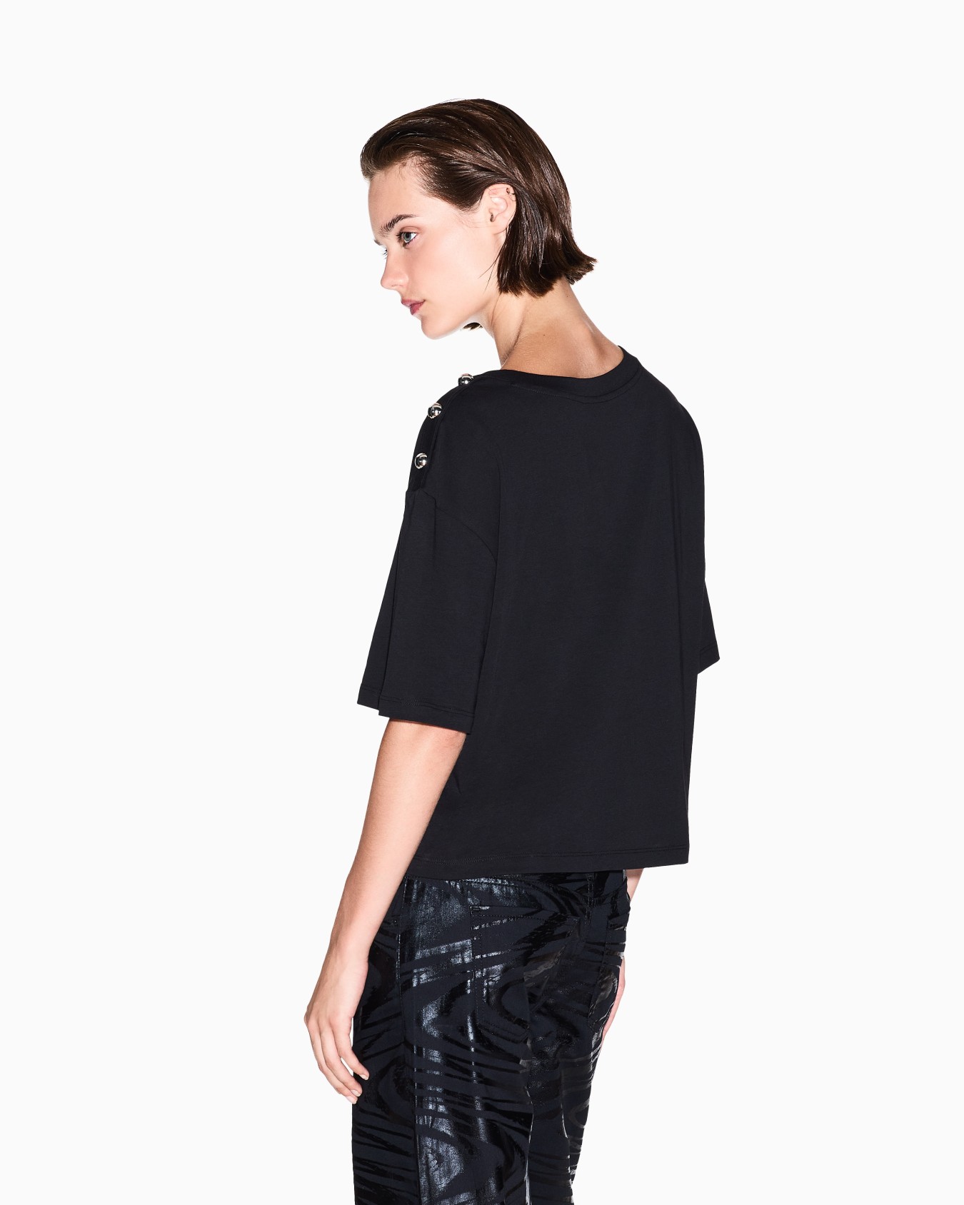 Cropped T-Shirts Slide 2