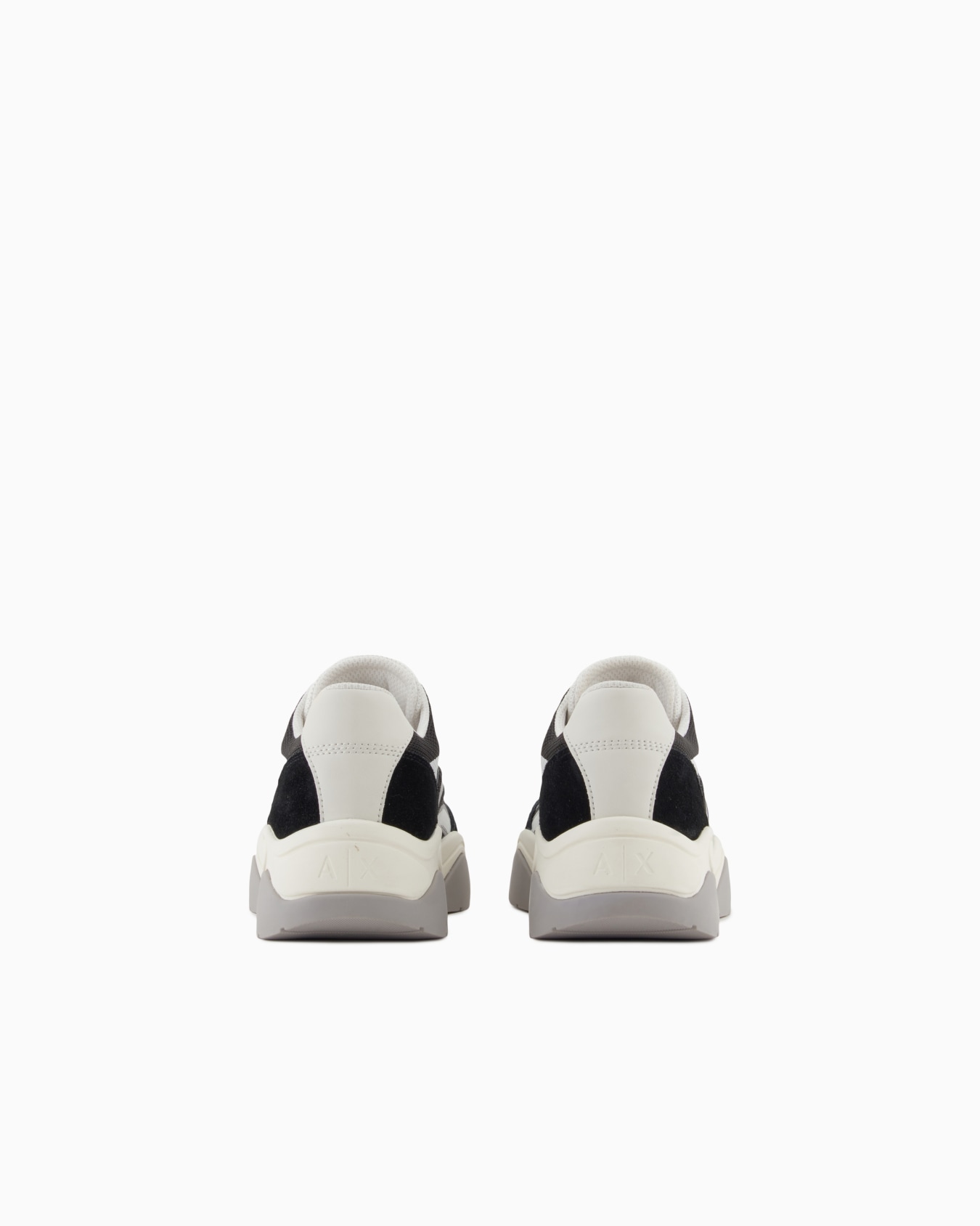 Leather sneakers with contrasting inserts Slide 3