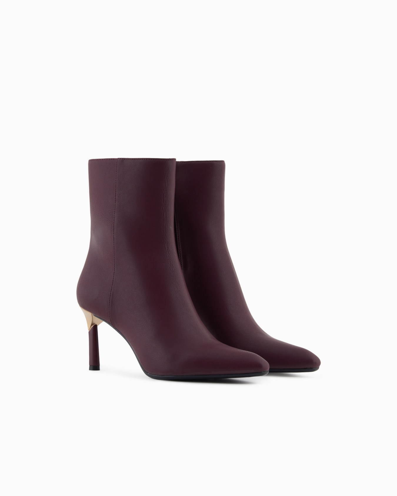 Ankle boots with gold detail Slide 1