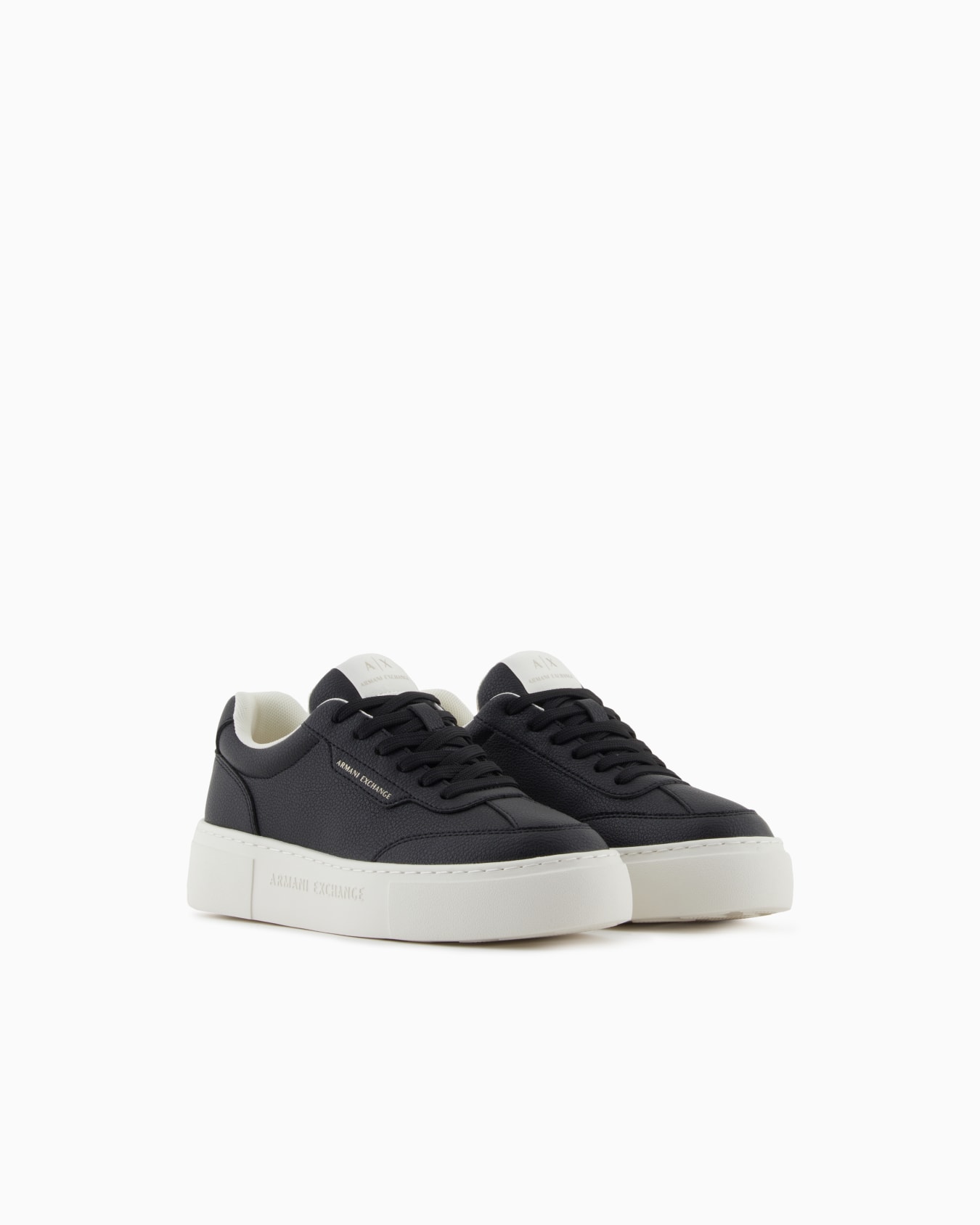 Sneaker mit hoher Sohle Folie 1