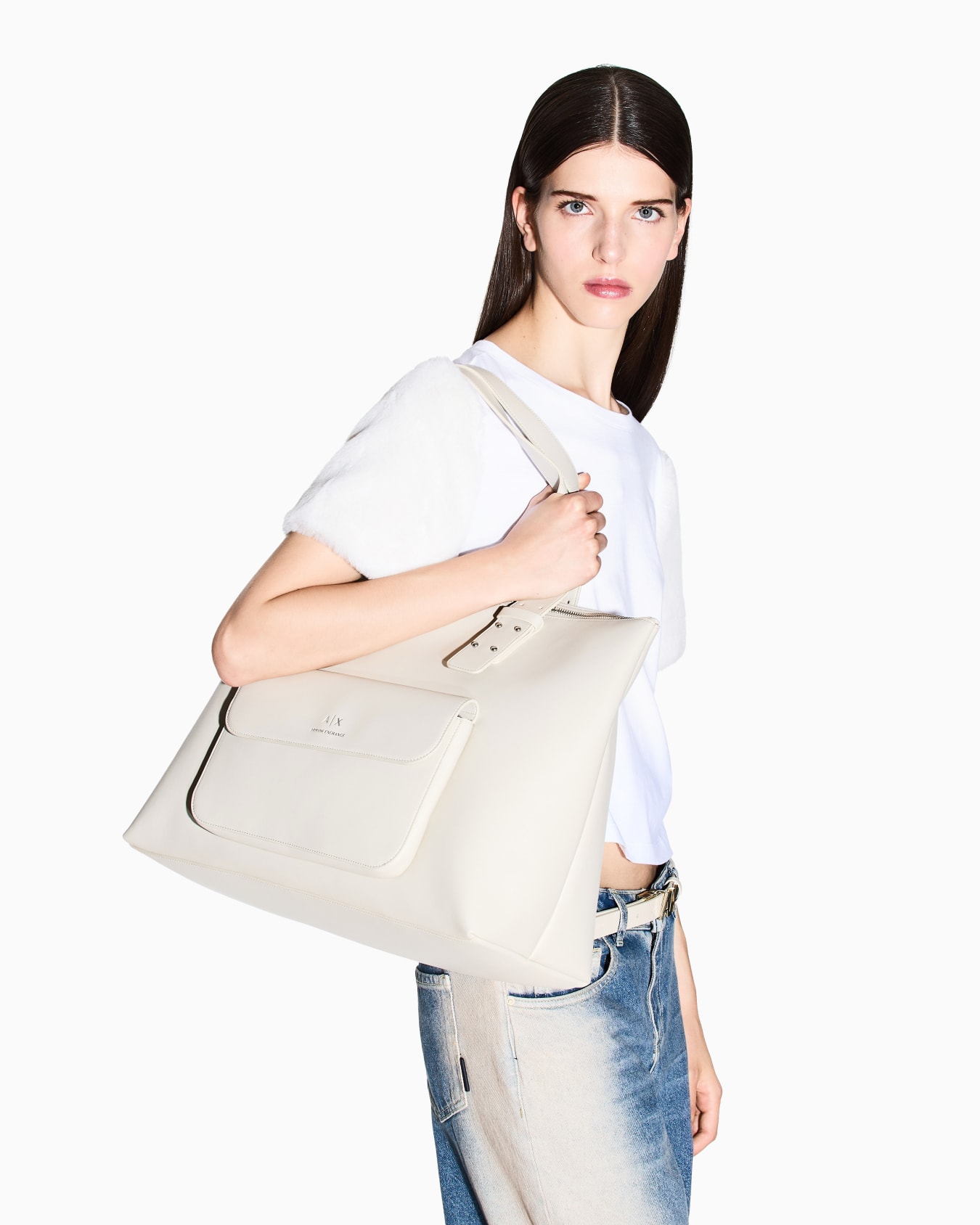 Handbag with external pocket Slide 6