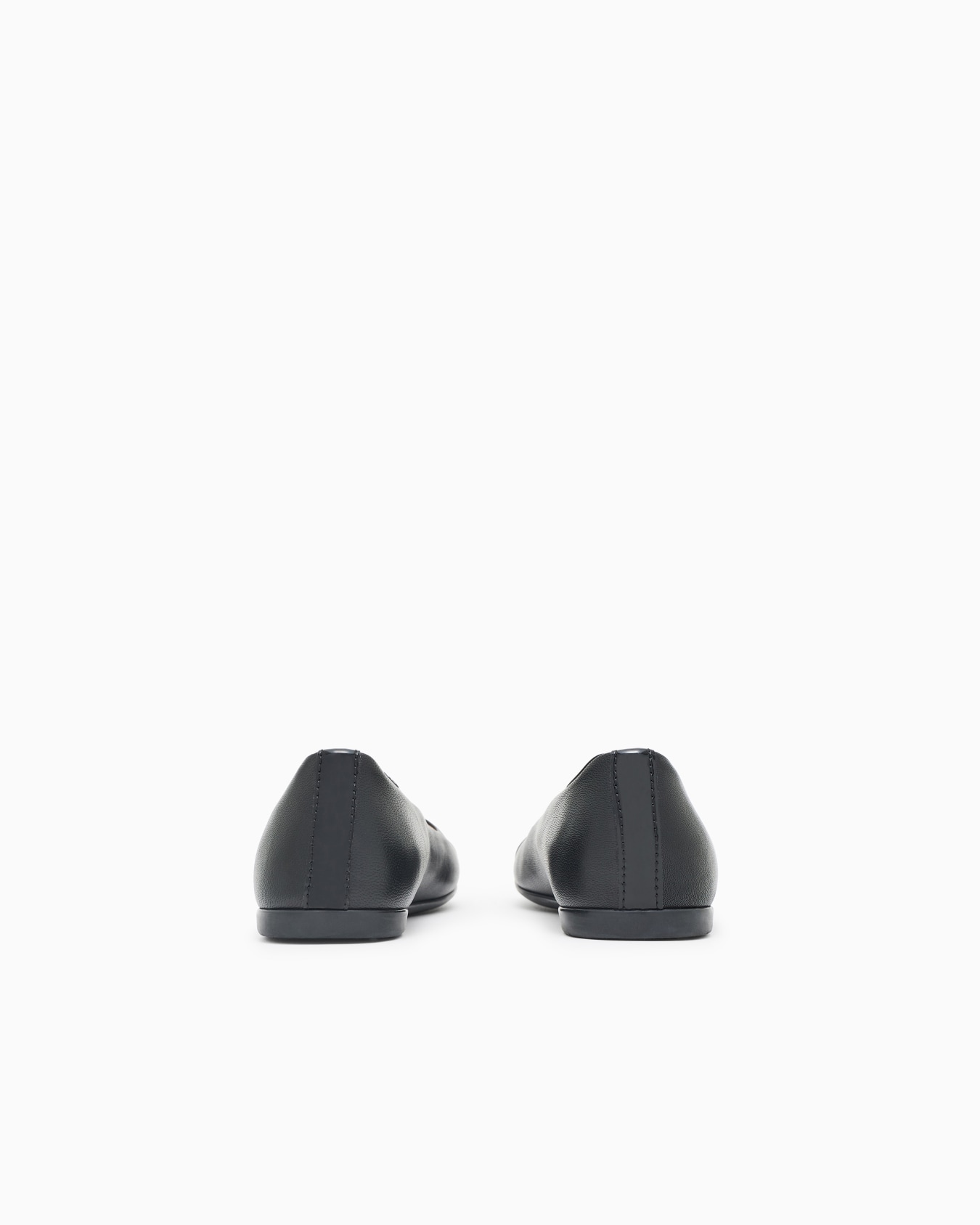 Nappa-leather ballerinas with patent leather toe Slide 3