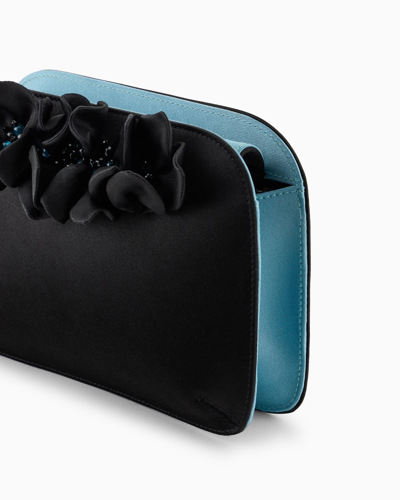 Pochette la Prima en satin avec fleurs appliquées Diapositive 4