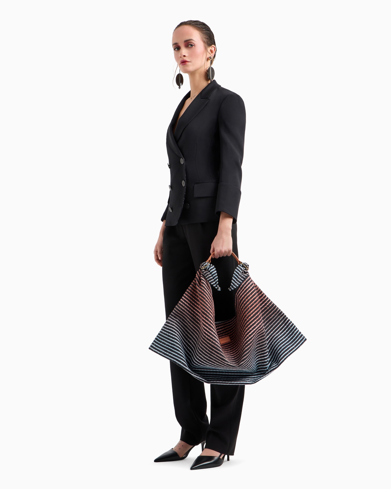 Embroidered canvas shoulder bag Slide 5