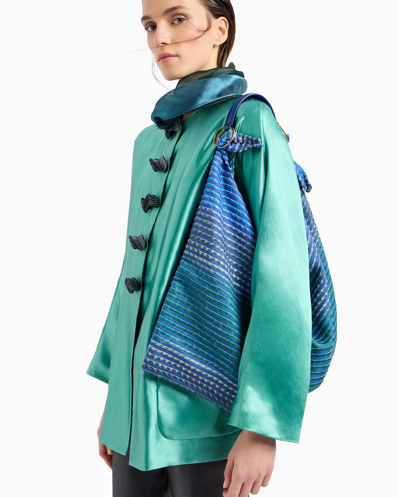 Bolso para colgar al hombro en lona bordada Diapositiva 7