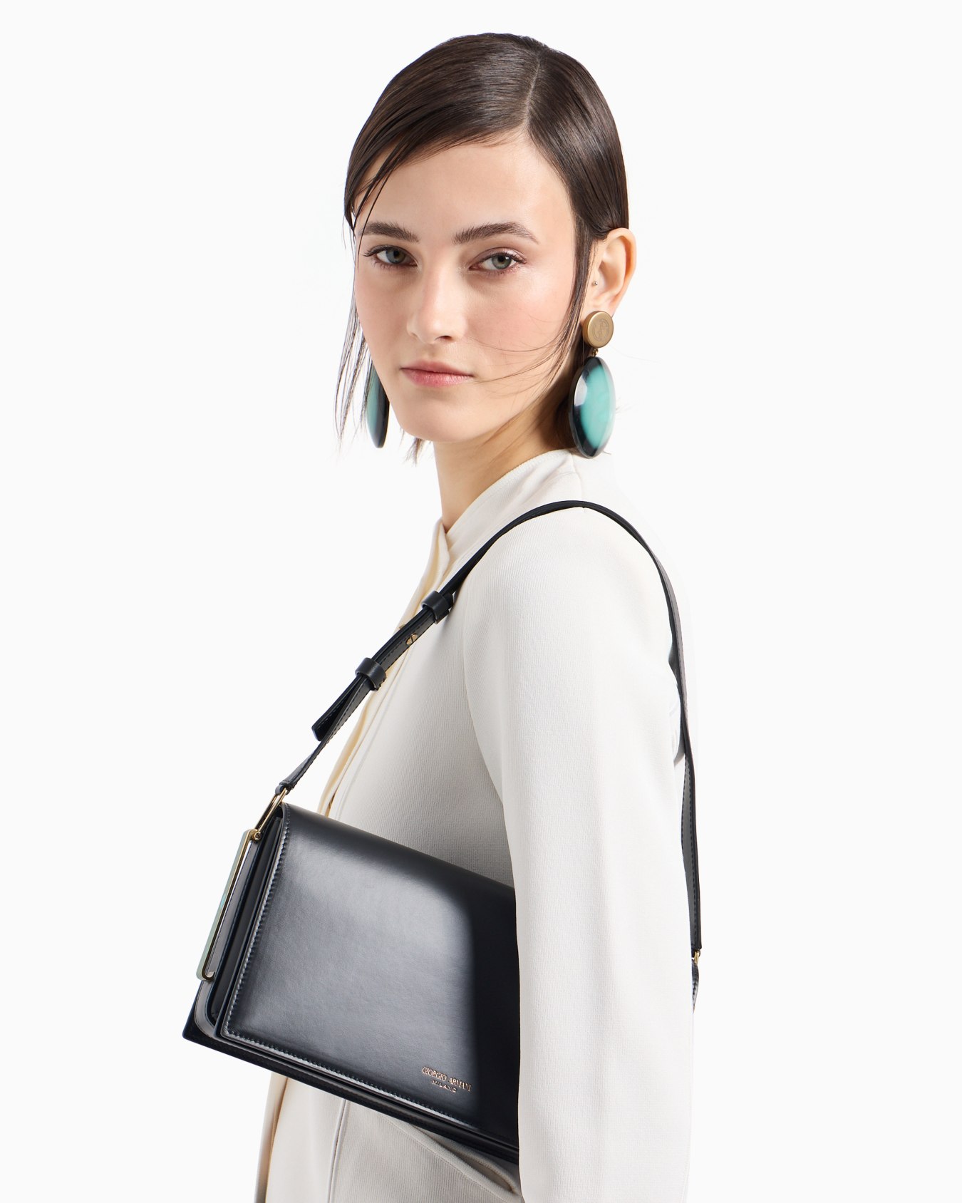 Polished leather baguette bag Slide 6