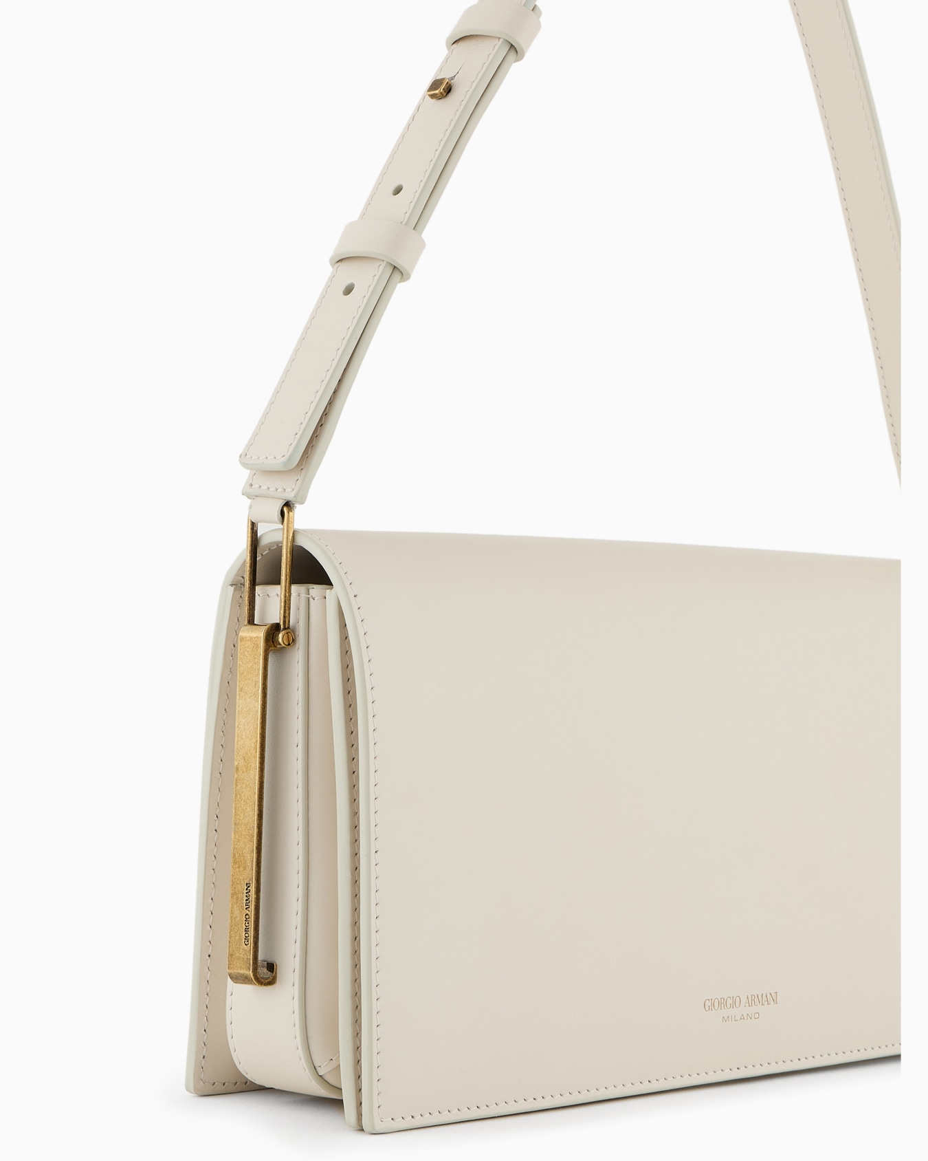 Polished leather baguette bag Slide 4