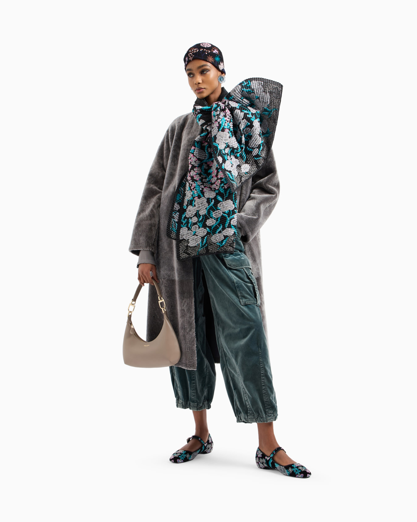 Medium la Prima nappa-leather hobo bag Slide 5