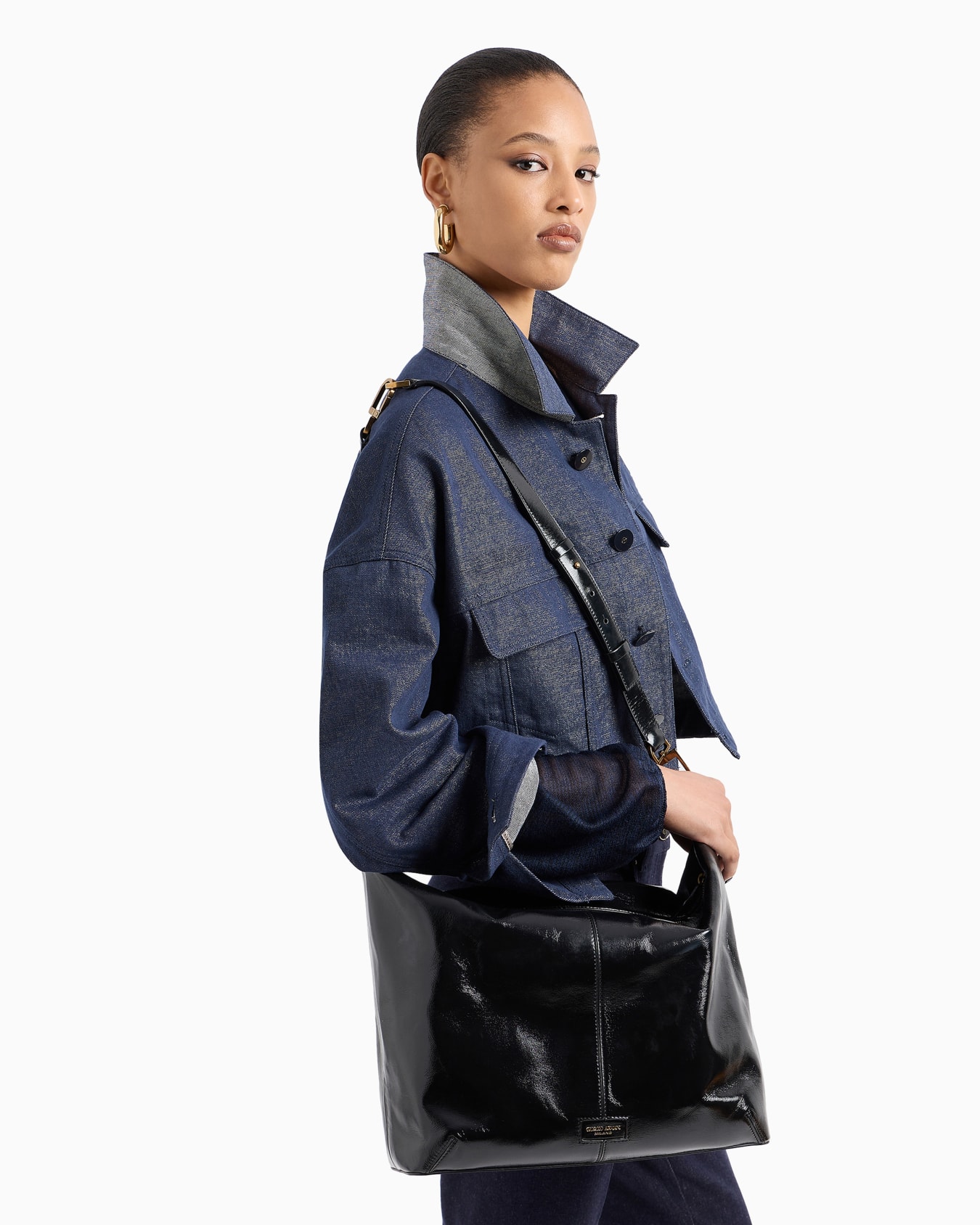 La Prima Soft oversized hobo bag in patent nappa leather Slide 6