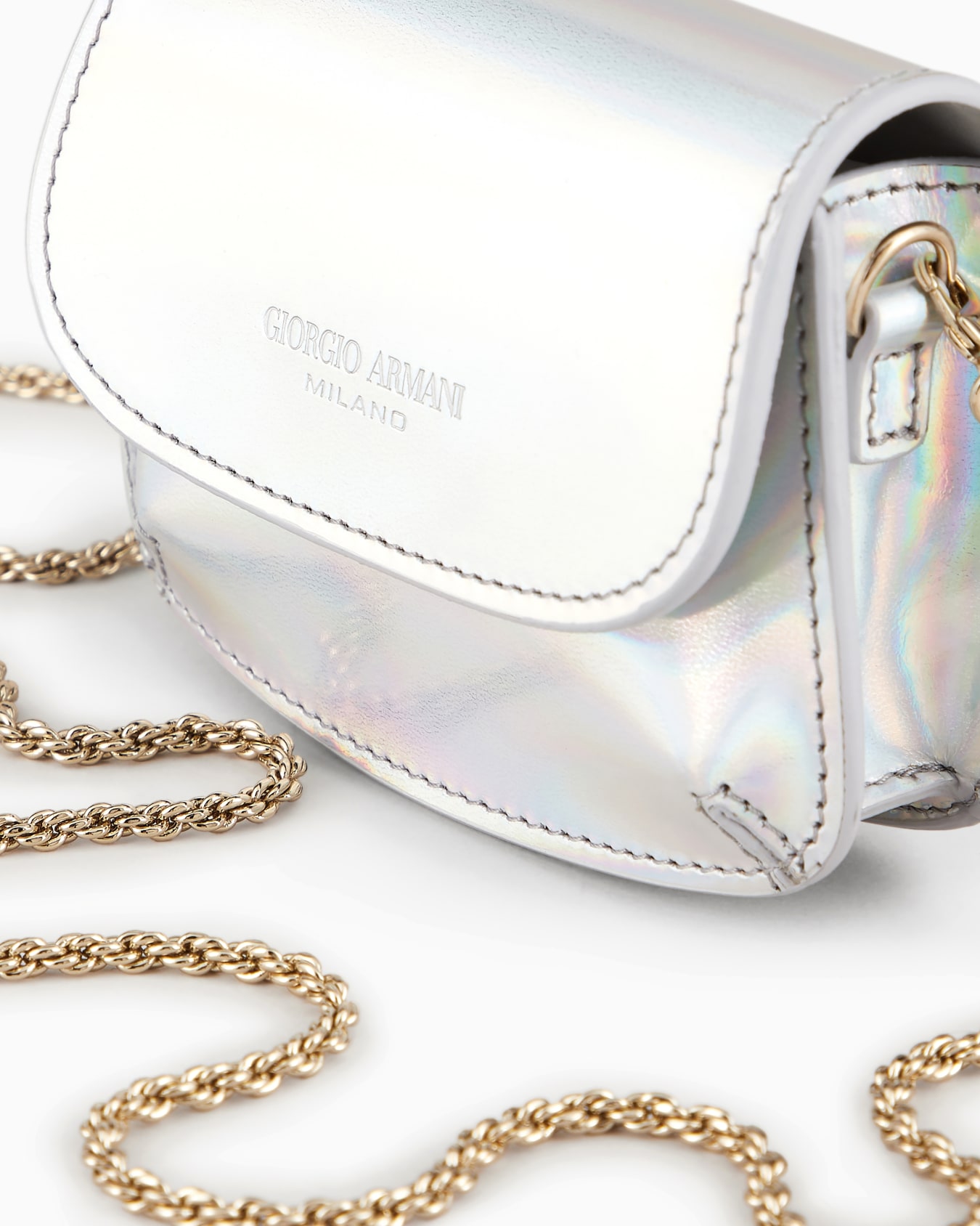Borsa Charm mini la Prima in pelle iridescente Slide 4