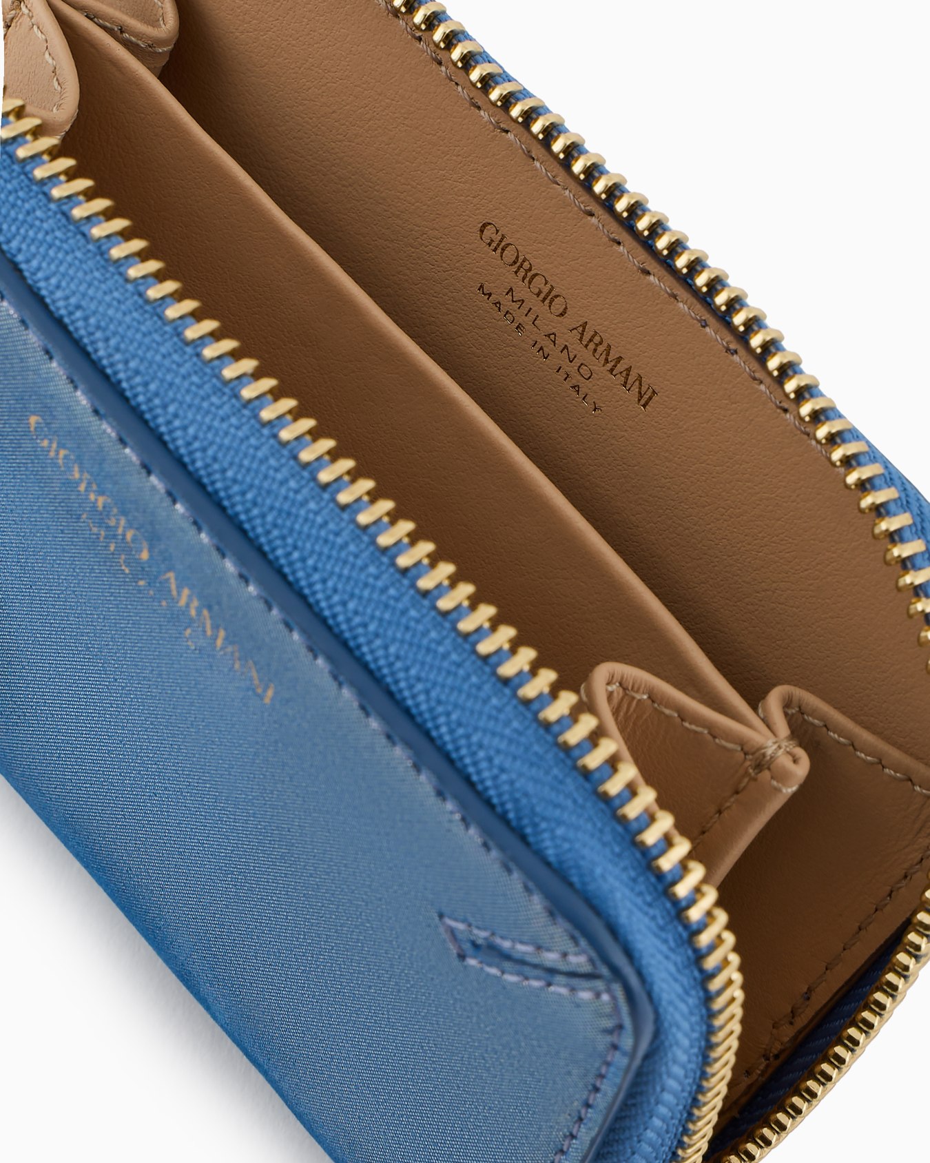 La Prima wraparound zip card holder in glossy nubuck Slide 2