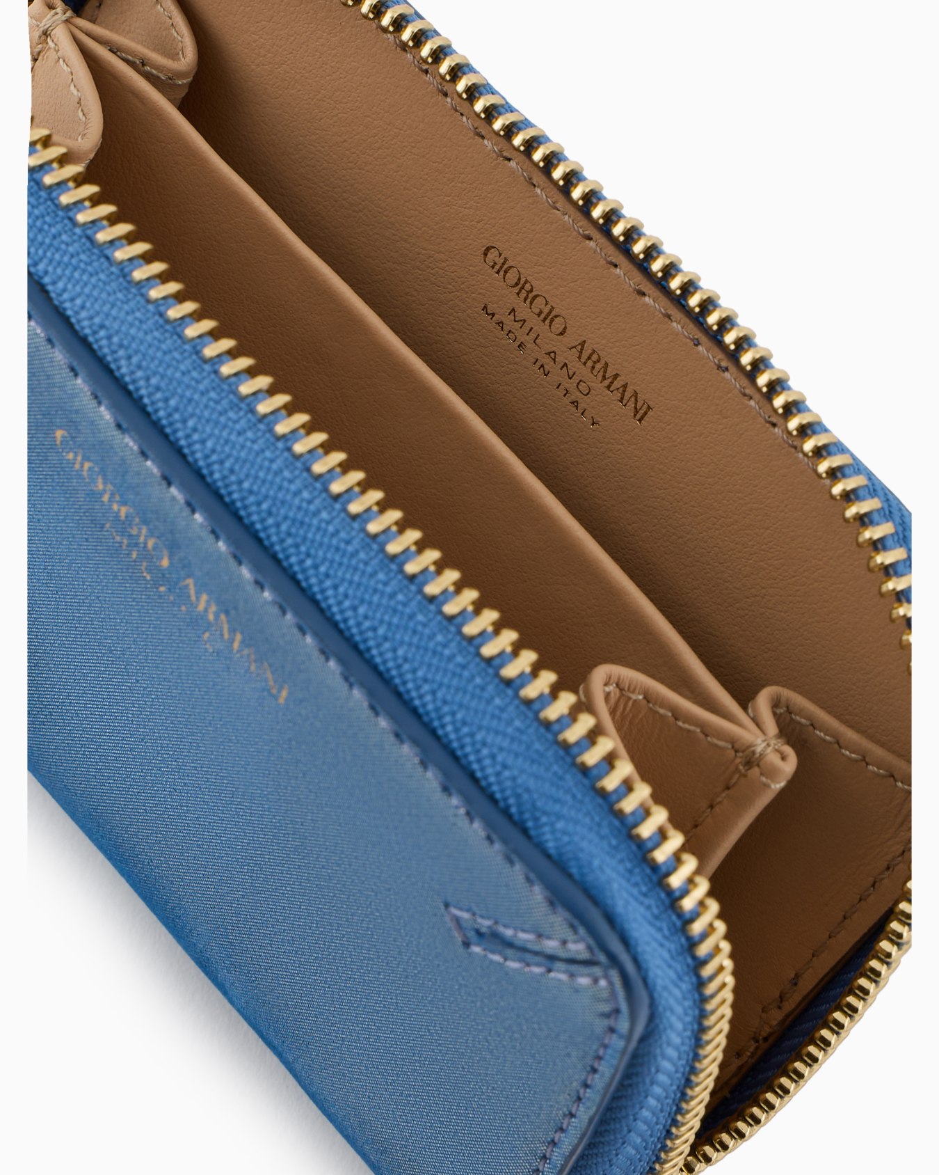 La Prima wraparound zip card holder in glossy nubuck Slide 2