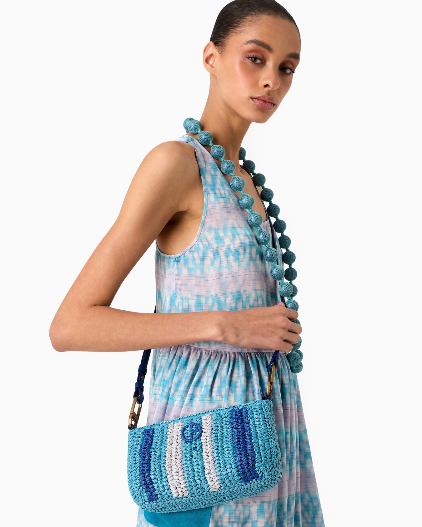 la Prima small shoulder bag in woven raffia Slide 6