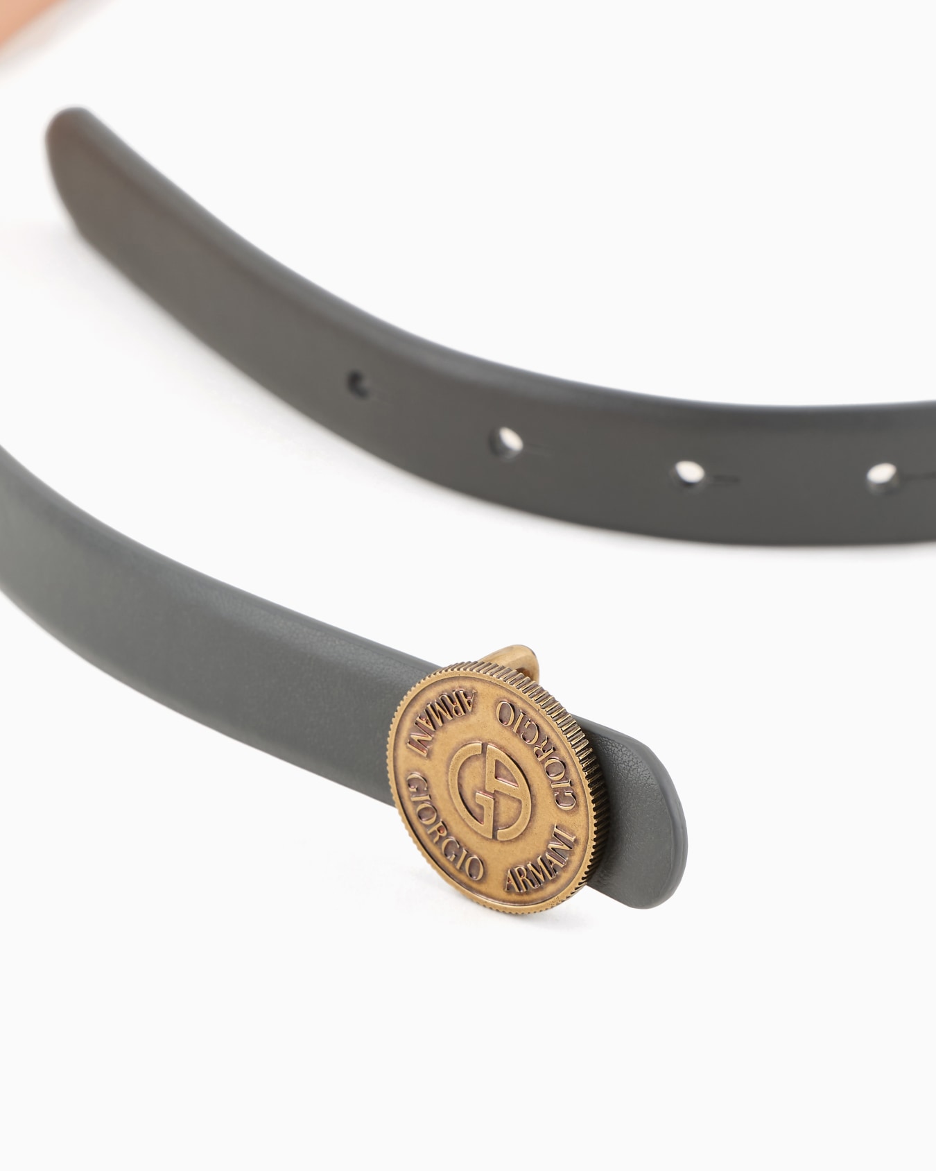 Slim leather belt with round buckle Slide 1
