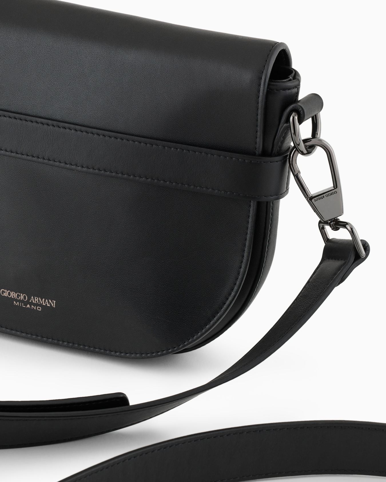 Medium nappa leather shoulder bag Slide 4