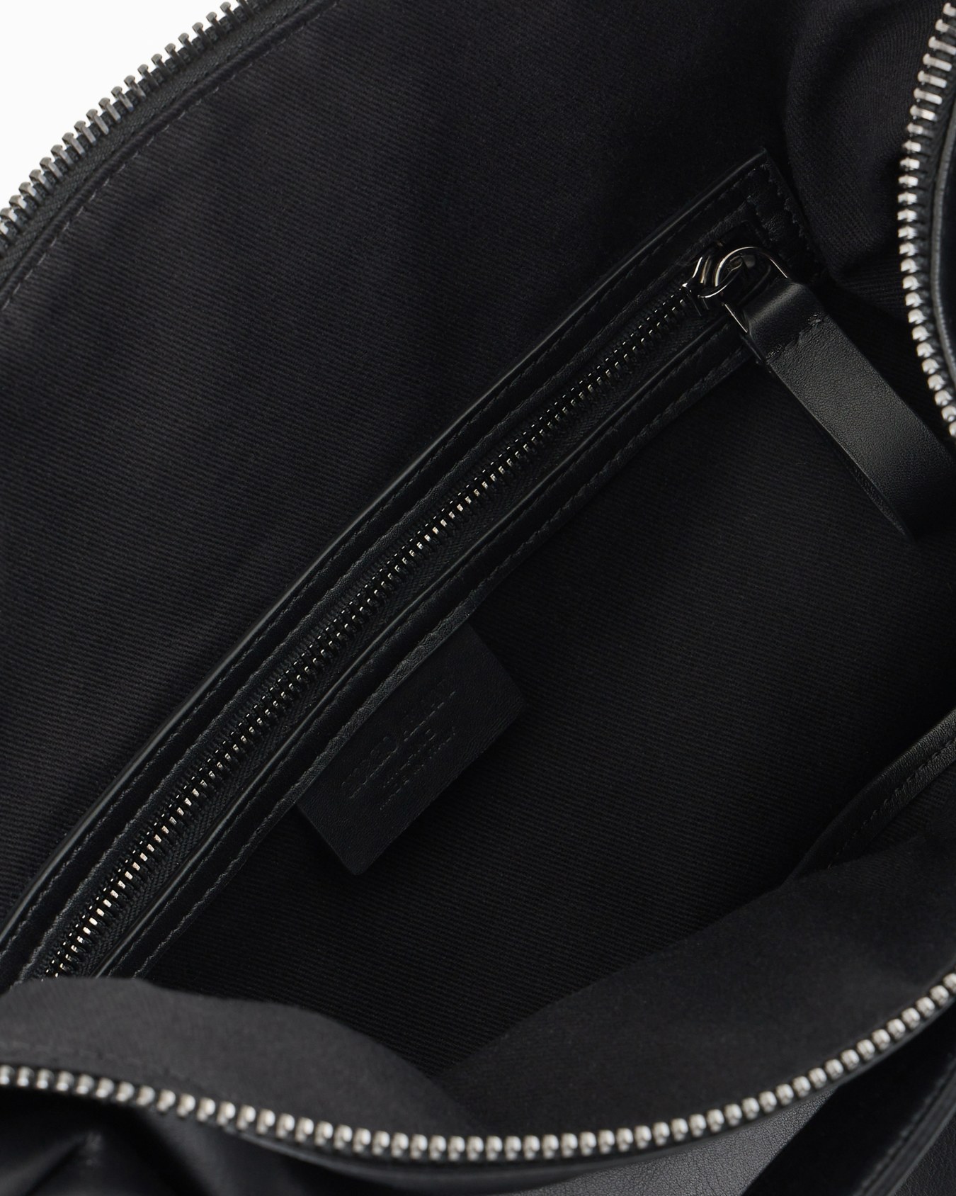 Nappa leather oversized shoulder strap Slide 3
