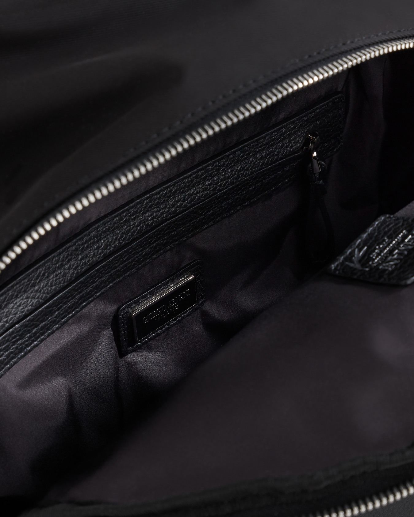 Rucksack aus recyceltem Nylon und genarbtem Leder ASV Folie 3