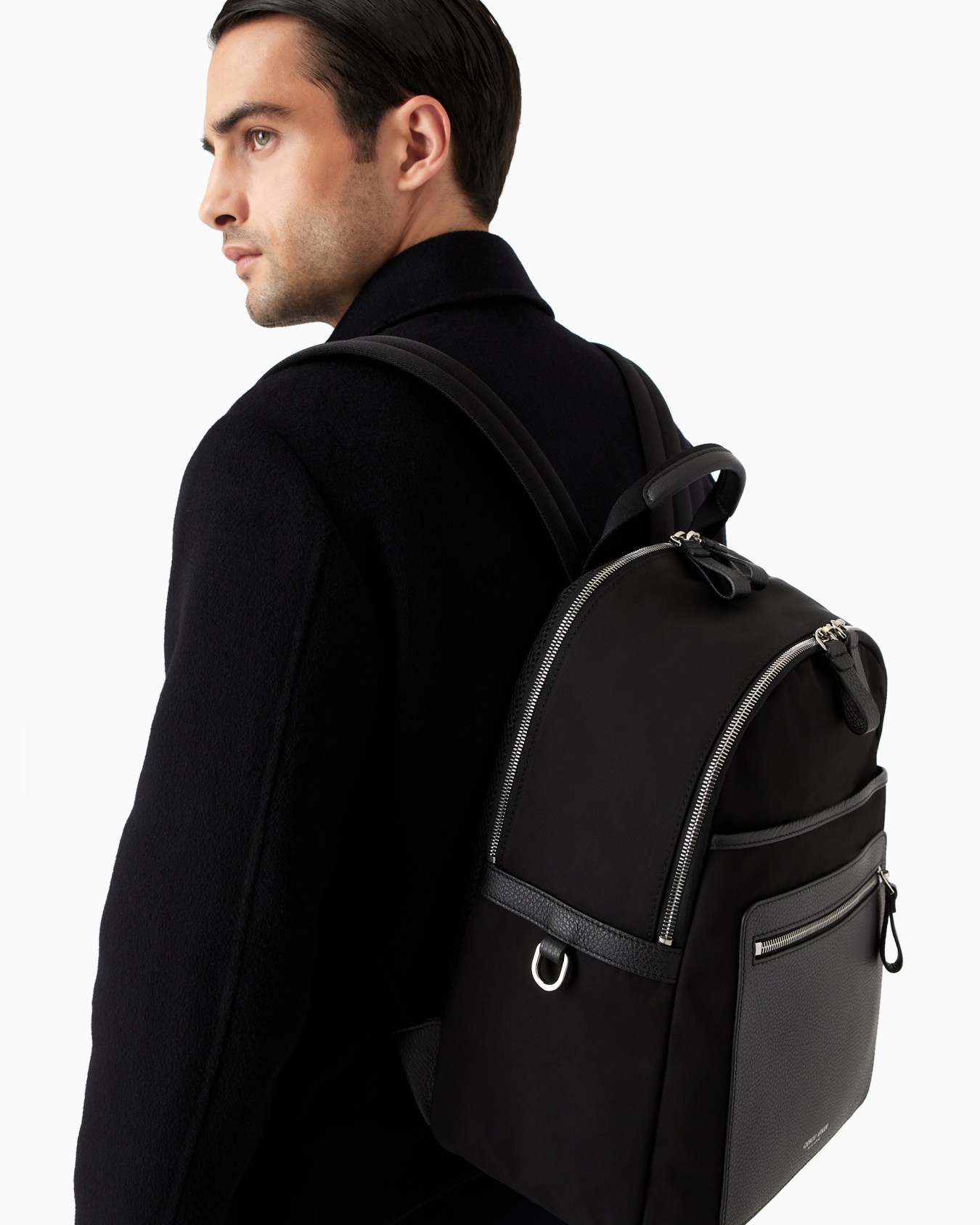 Rucksack aus recyceltem Nylon und genarbtem Leder ASV Folie 5
