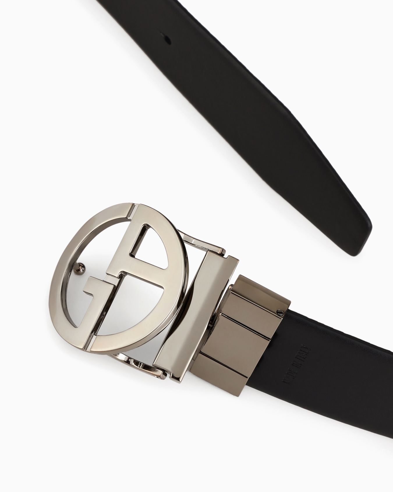 Reversible belt in smooth and pebbled leather Slide 1
