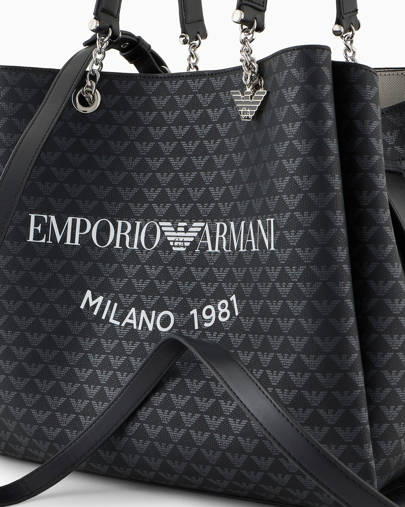 All-over eagle shopper bag with eagle charm Slide 4