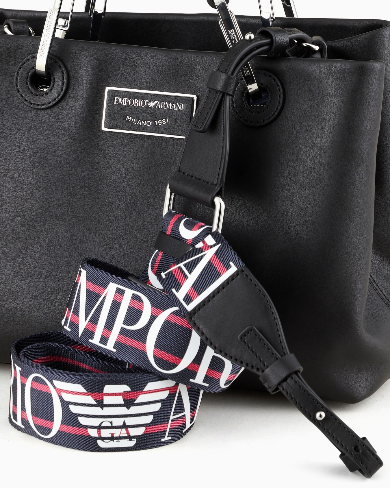 ASV small MyEA shopper bag in ecological leather Slide 4