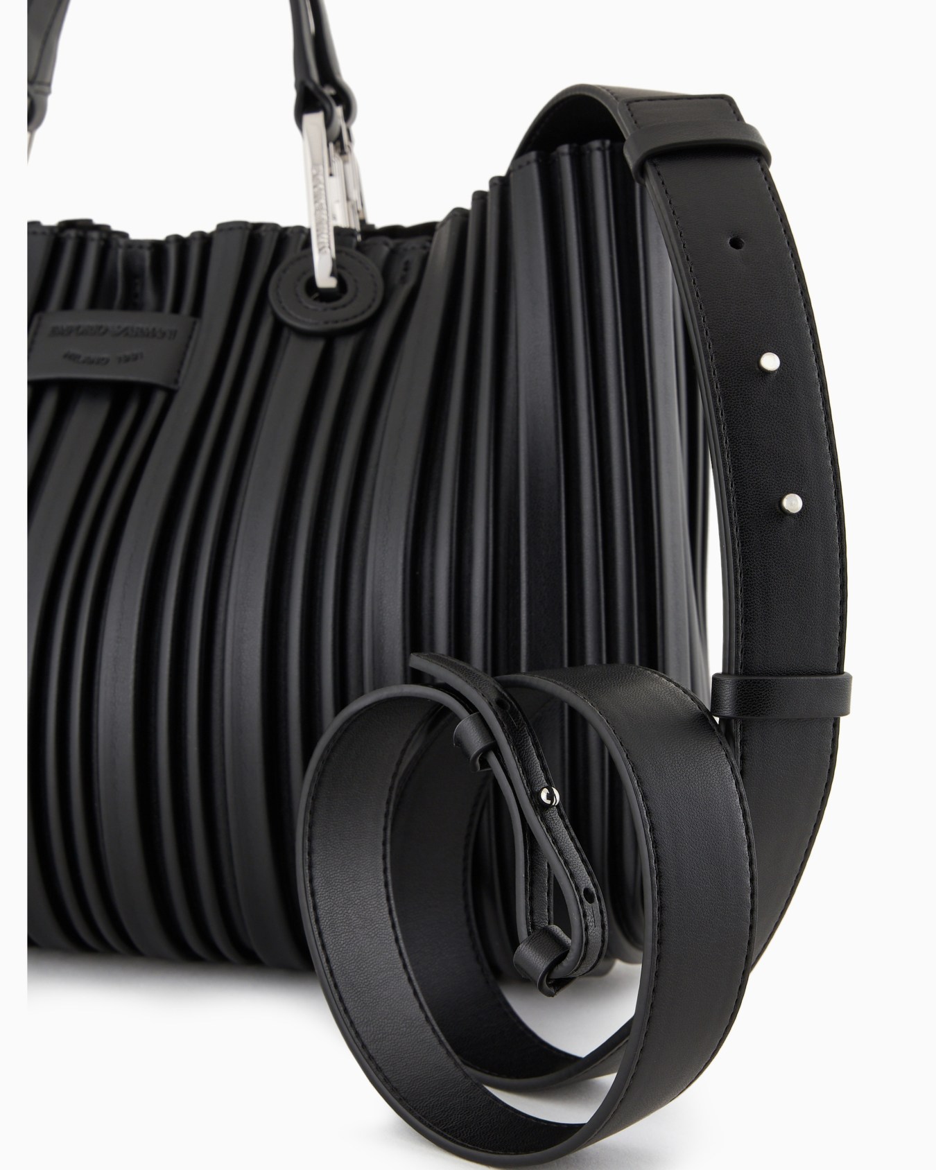 ASV MyEA small shopper bag in pleated, recycled faux nappa leather Slide 4