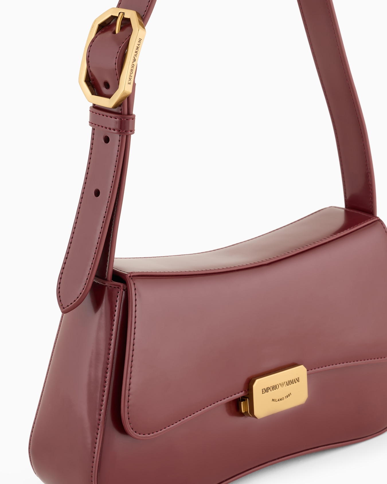 Brushed-finish baguette shoulder bag Slide 4